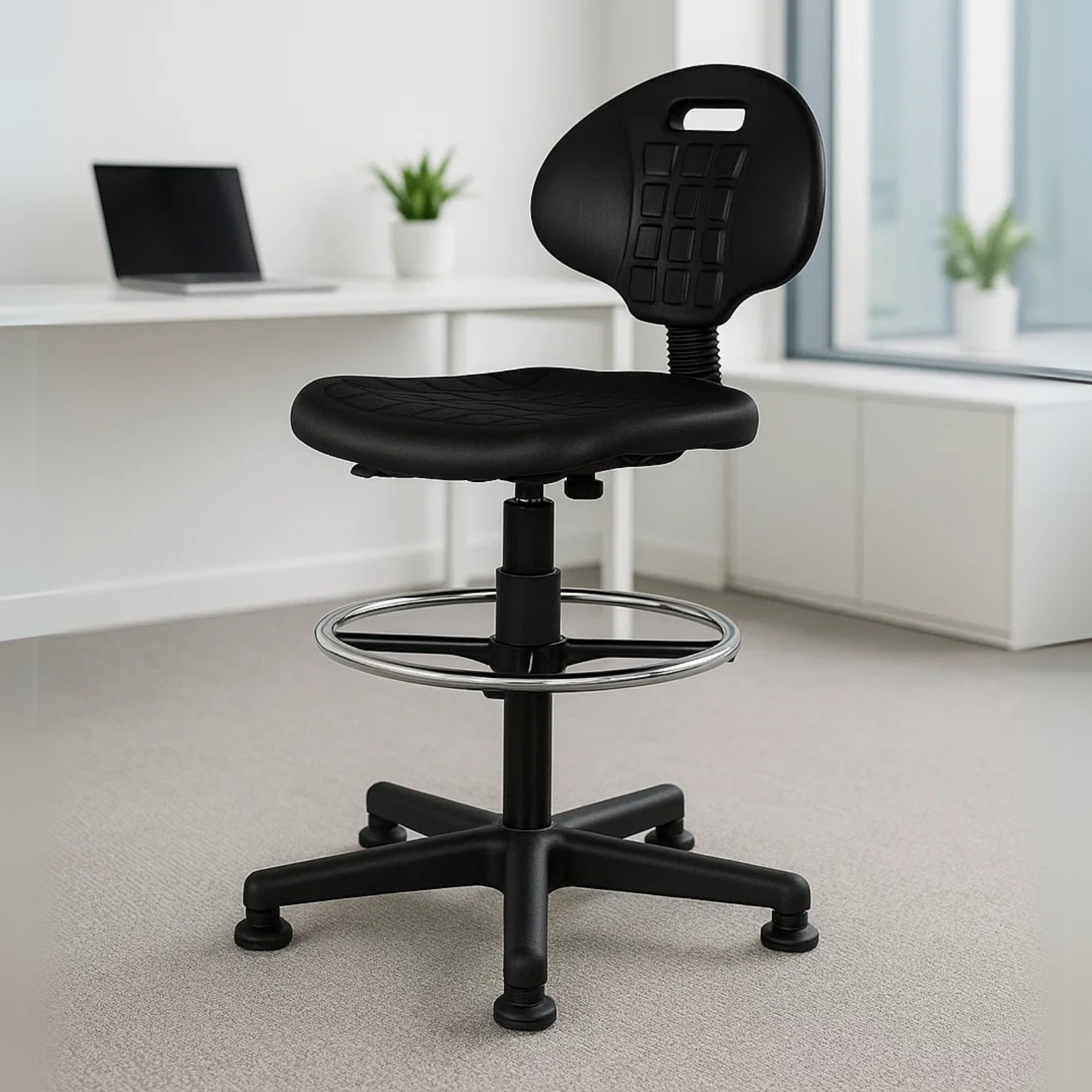 Silla Cajero Industrial Poliuretano Negro y Regaton - Ergonomik silla cajero OFIK