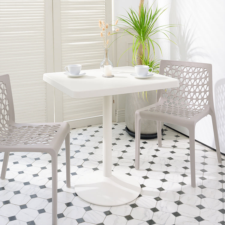 Mesa Oulu en material polipropileno