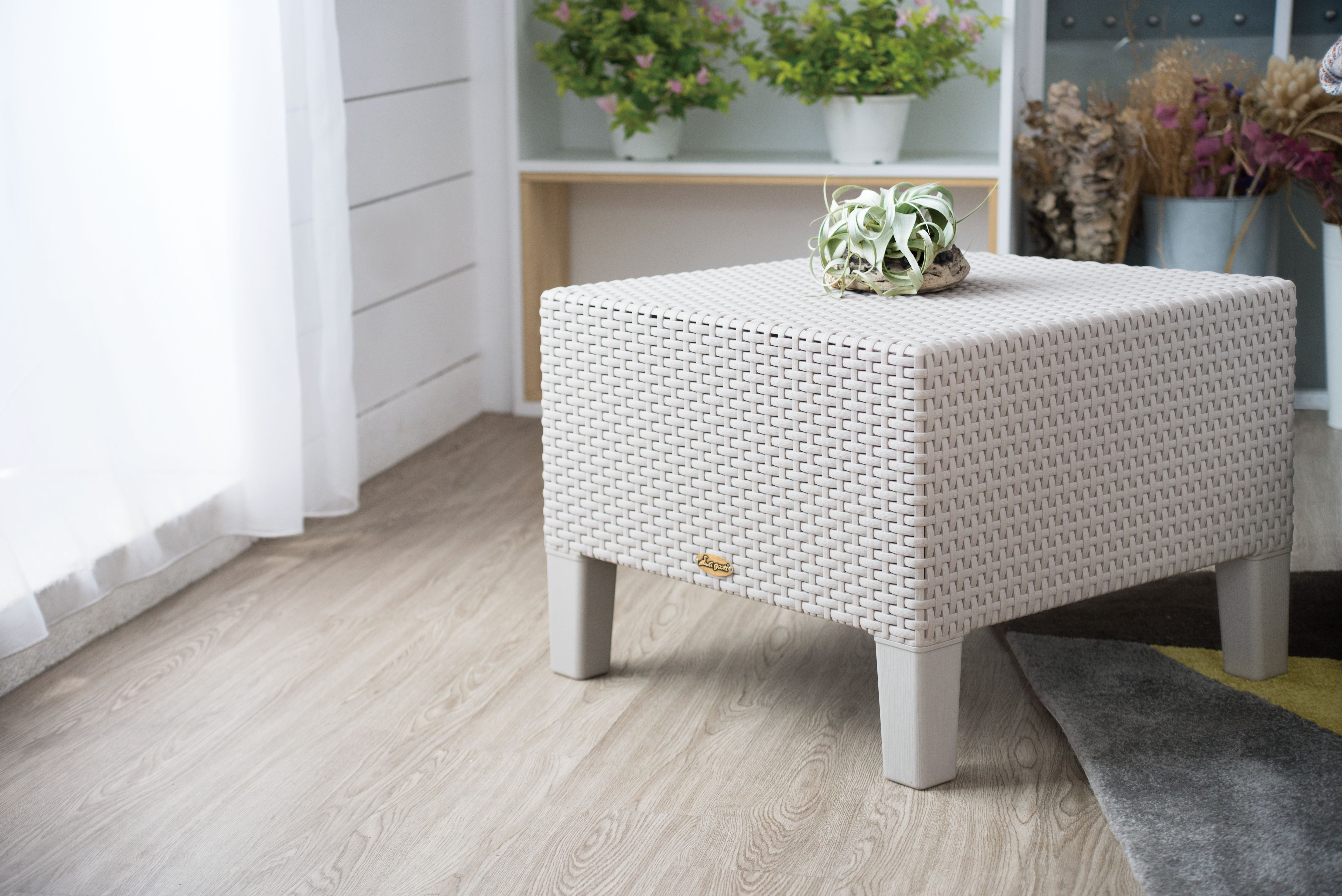 Detalle del material y acabado de la Mesa Magnolia