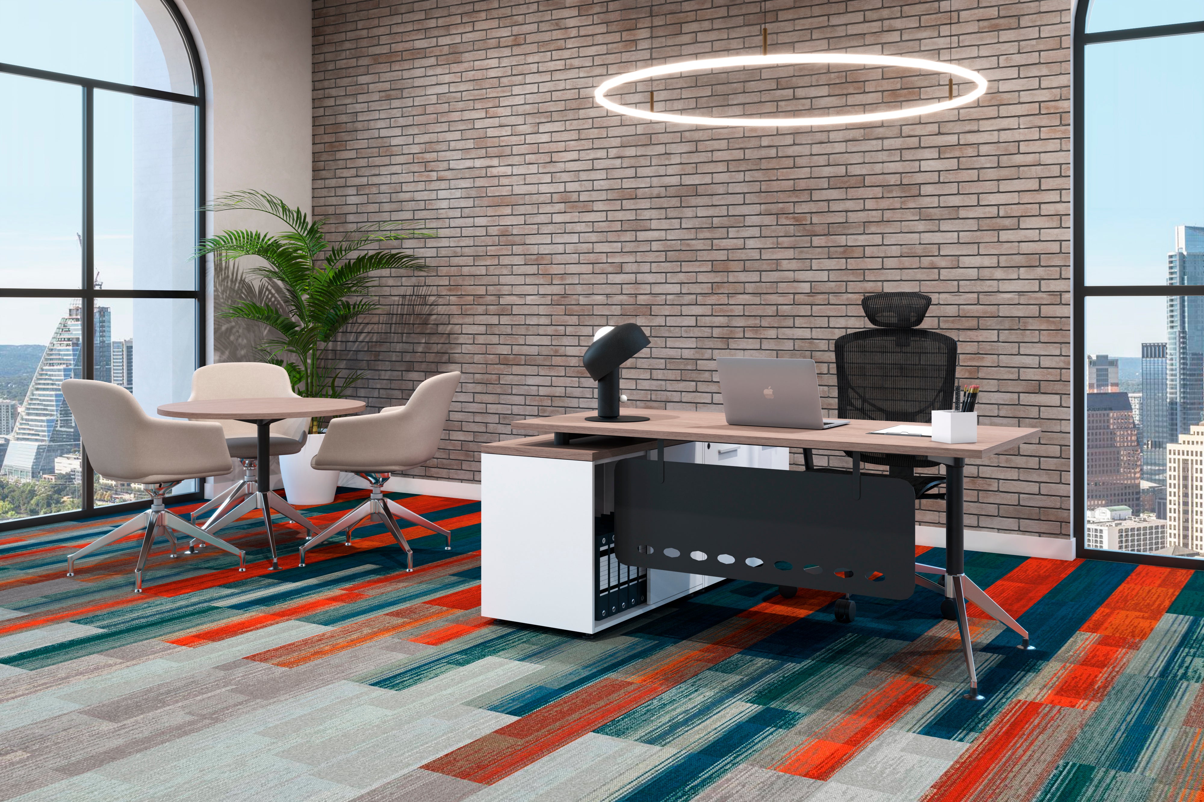 Mesa Ejecutiva Tech B Chrome detalle de credenza lateral