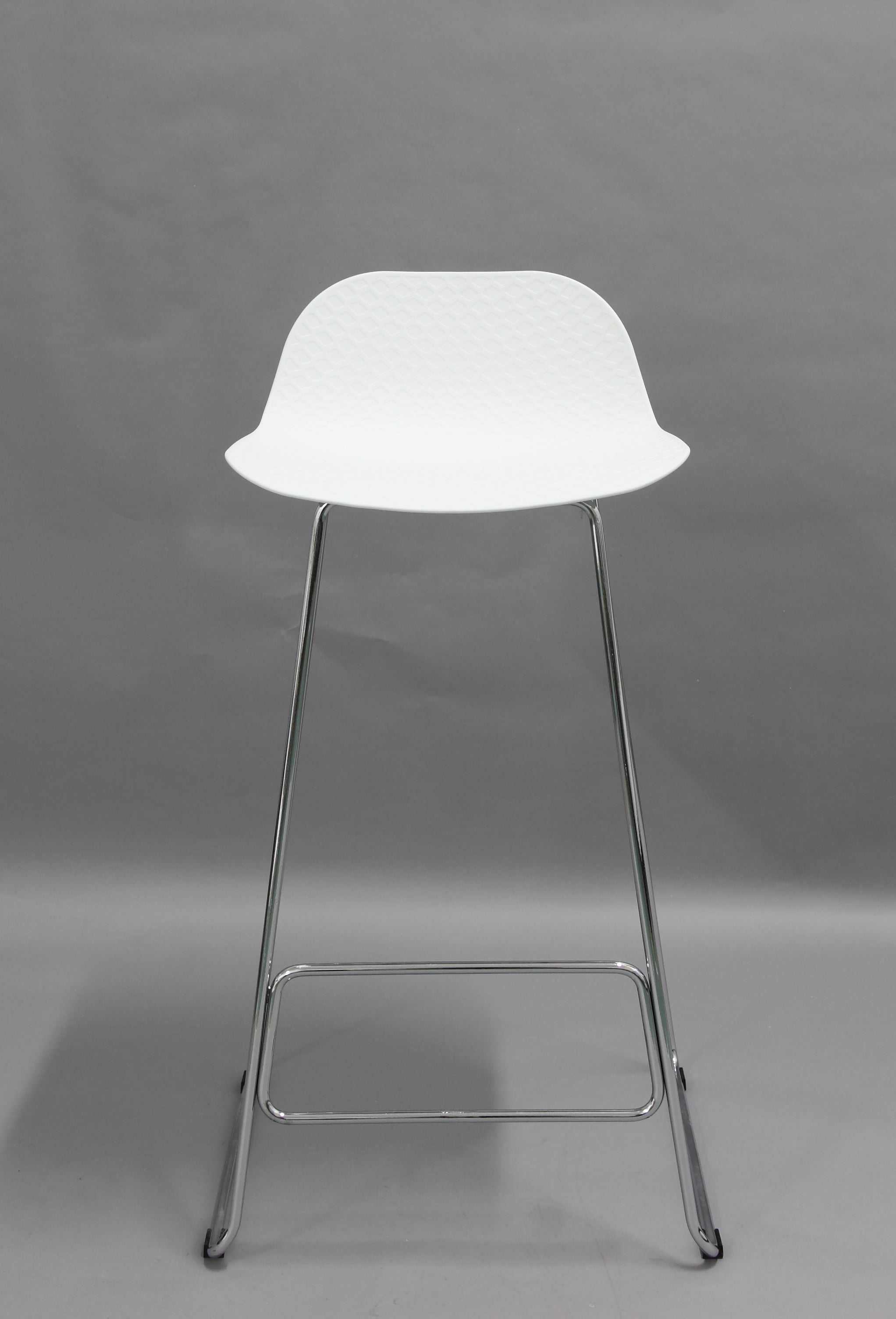 Banco Steel en oficina