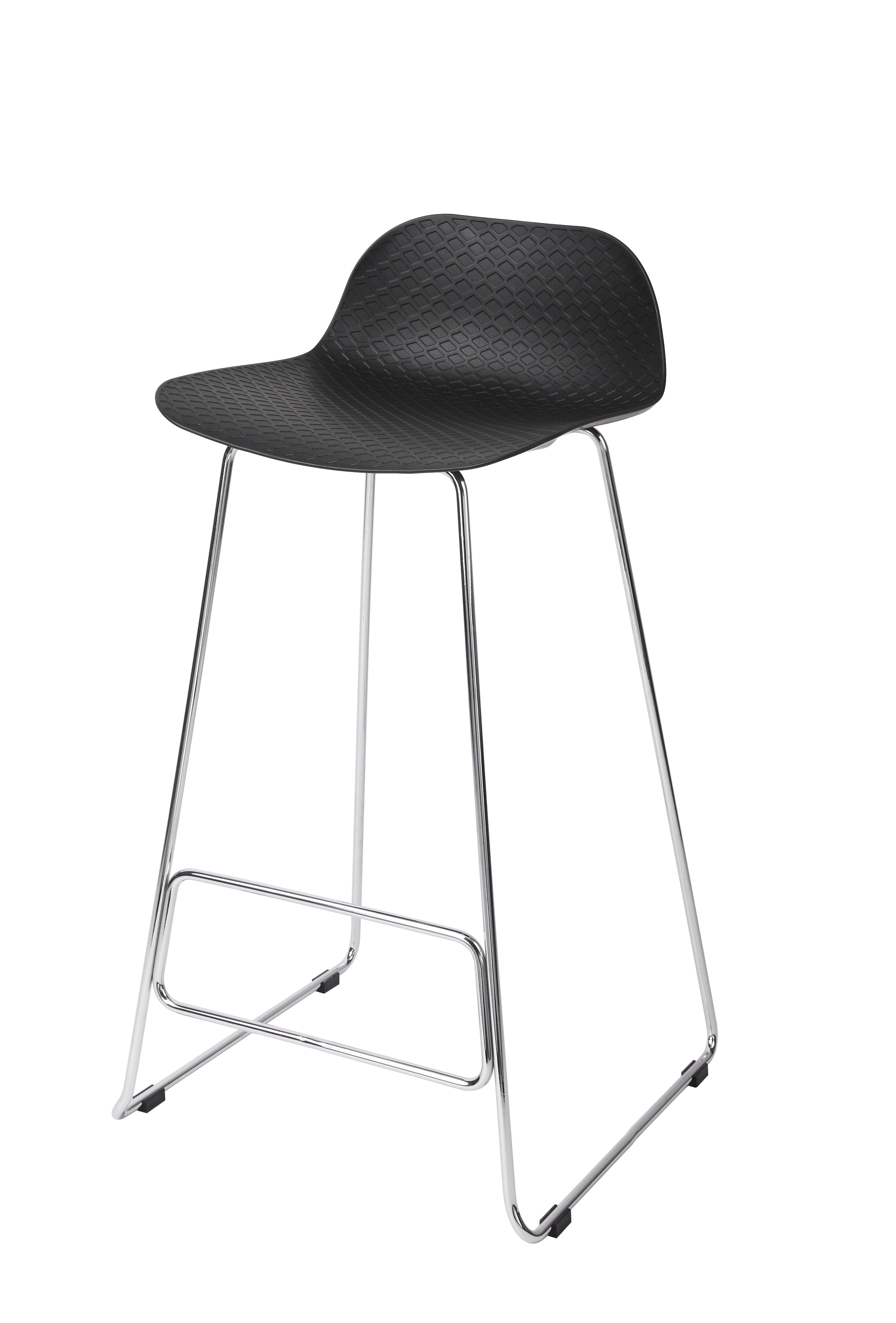 Banco Steel junto a escritorio