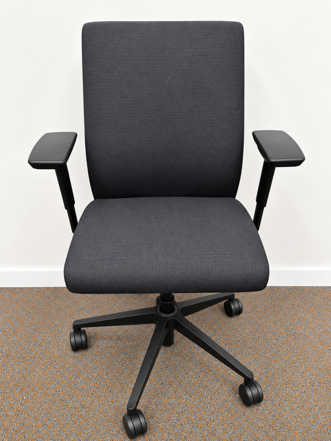 Silla Steelcase Think Negro Equipada Preowned