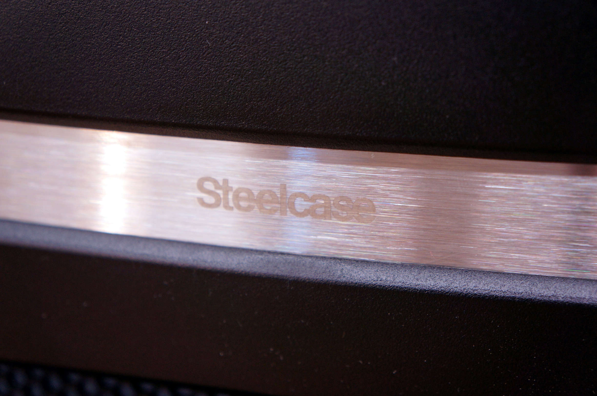 Silla Steelcase Think V2 color negro- Preowned