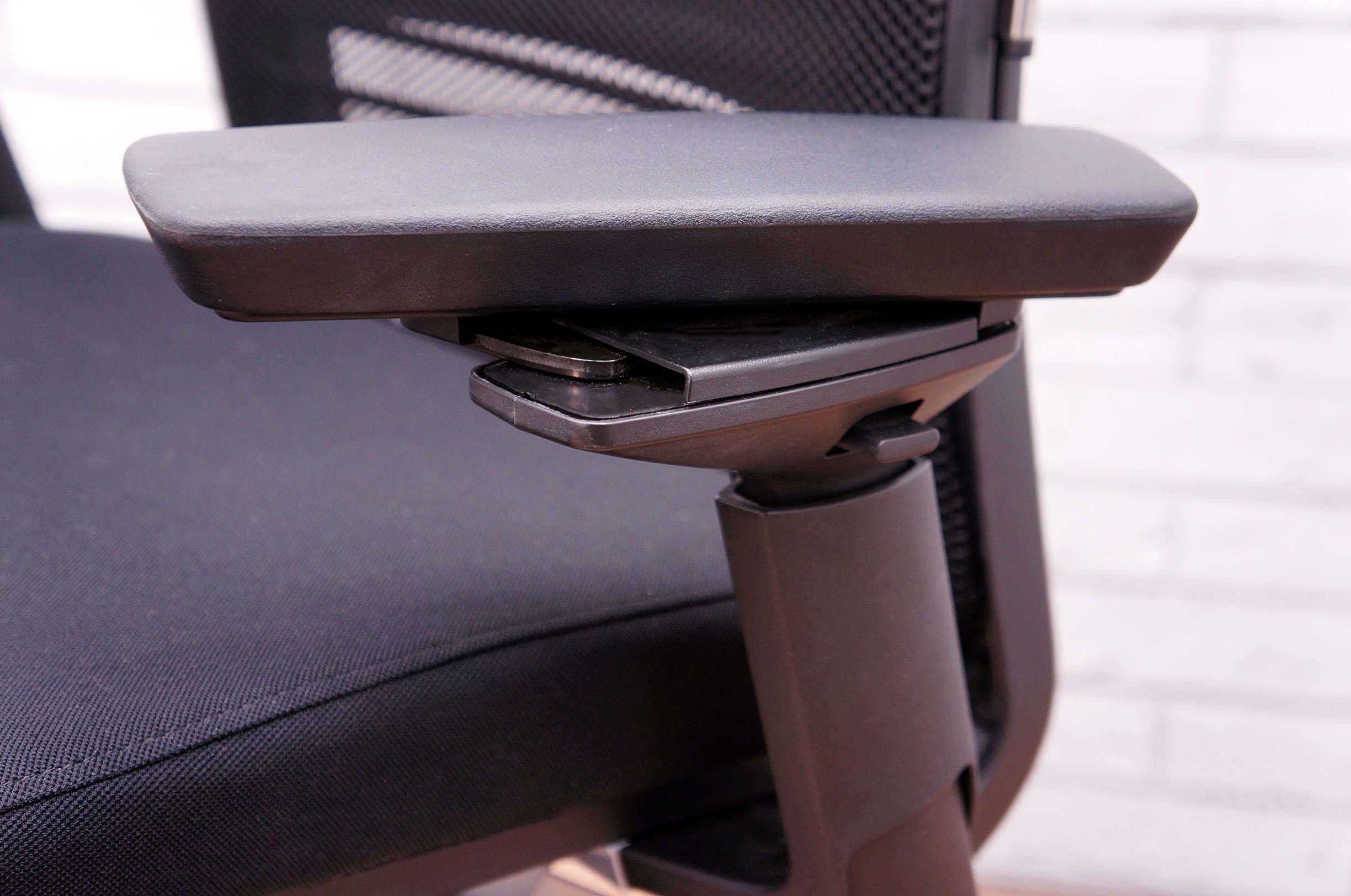 Silla Steelcase Think V2 color negro- Preowned