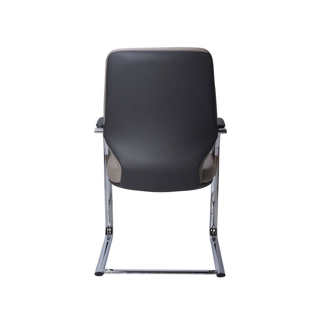 Close-up of premium materials of Silla de Visita 1235GRDE