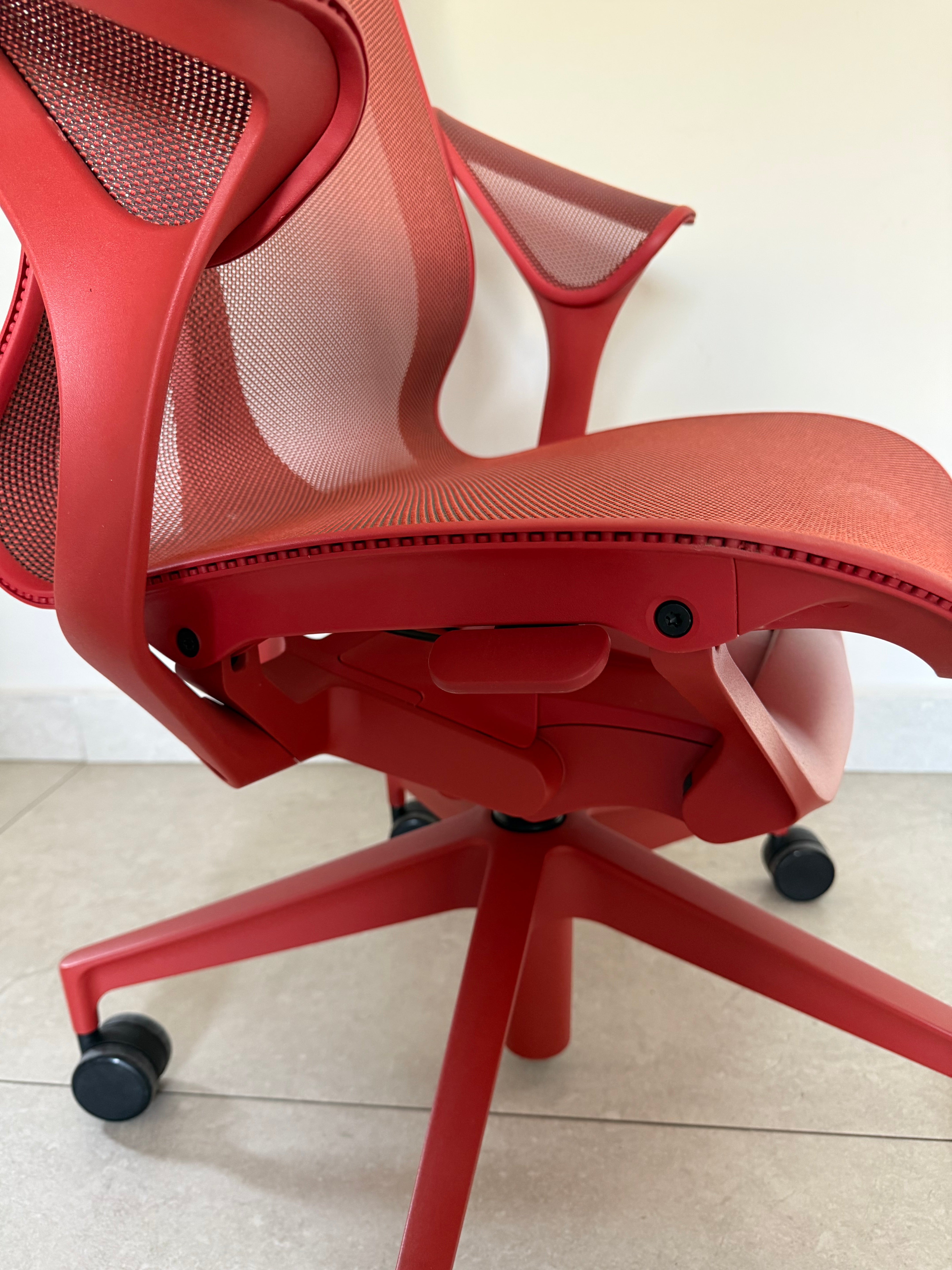 Silla Cosm Alta Brazo Leaf Canyon Herman Miller - Preowned
