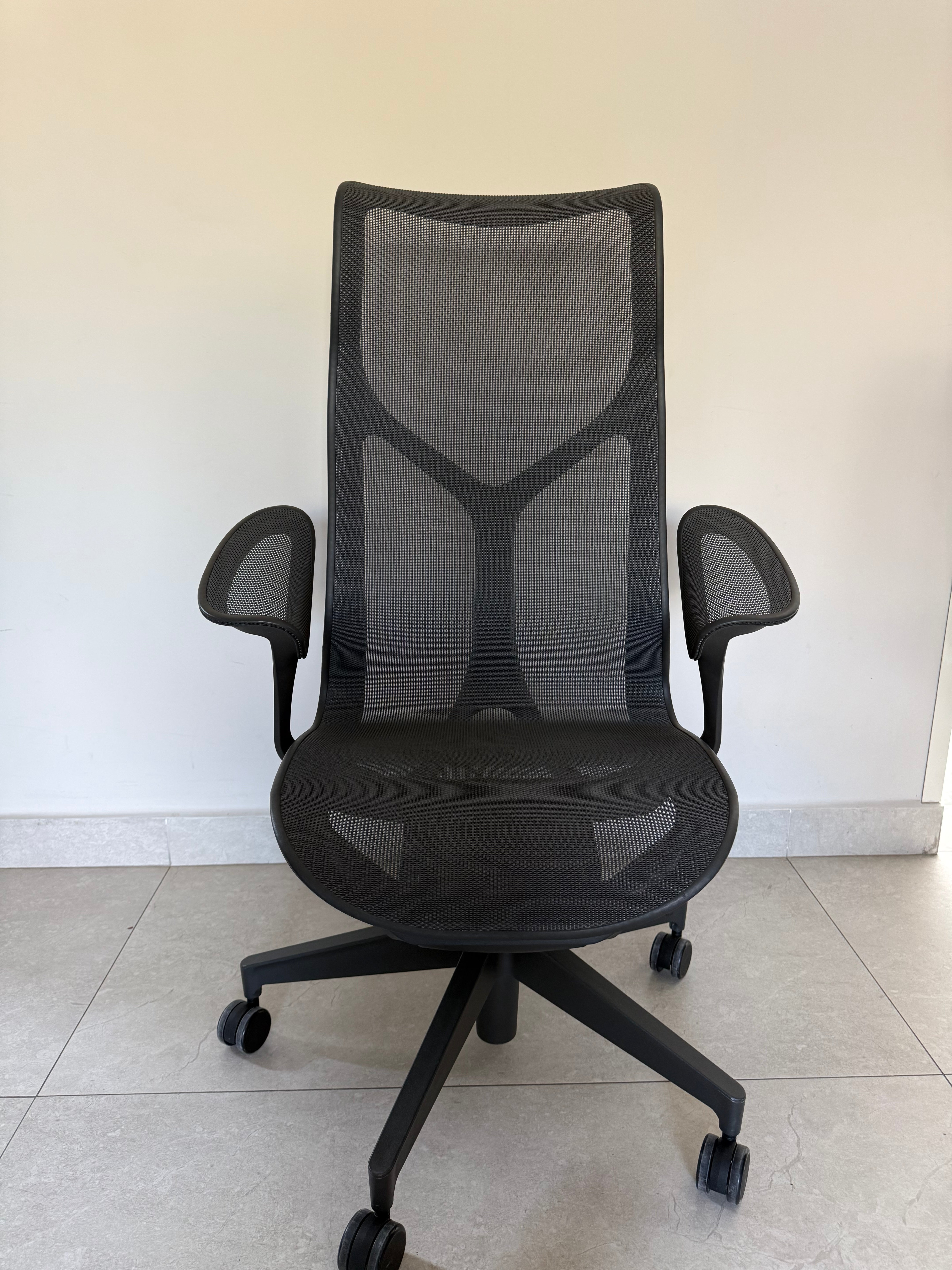 Silla Cosm Alta Brazo Leaf Herman Miller - Preowned