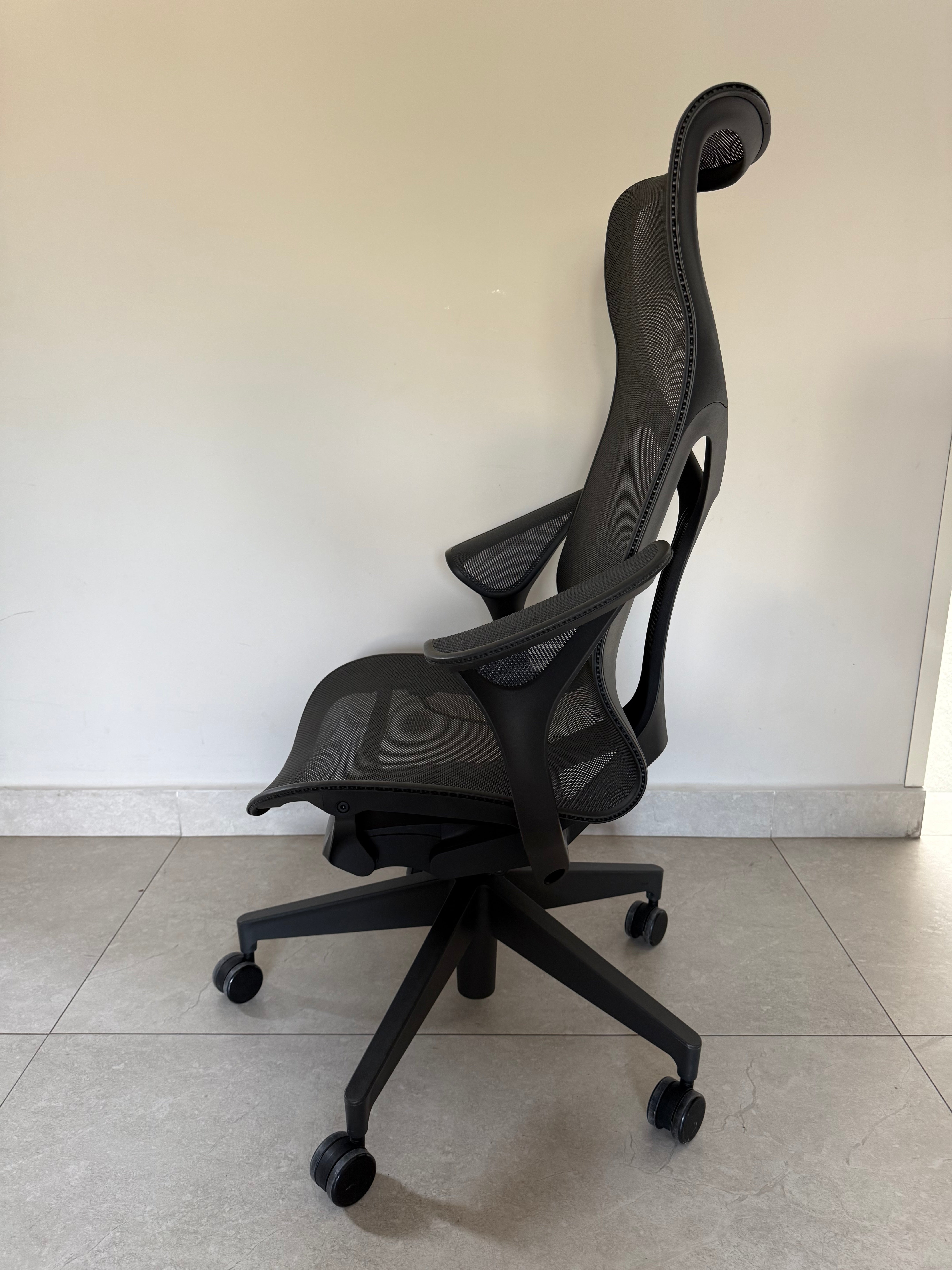 Silla Cosm Alta Brazo Leaf Herman Miller - Preowned