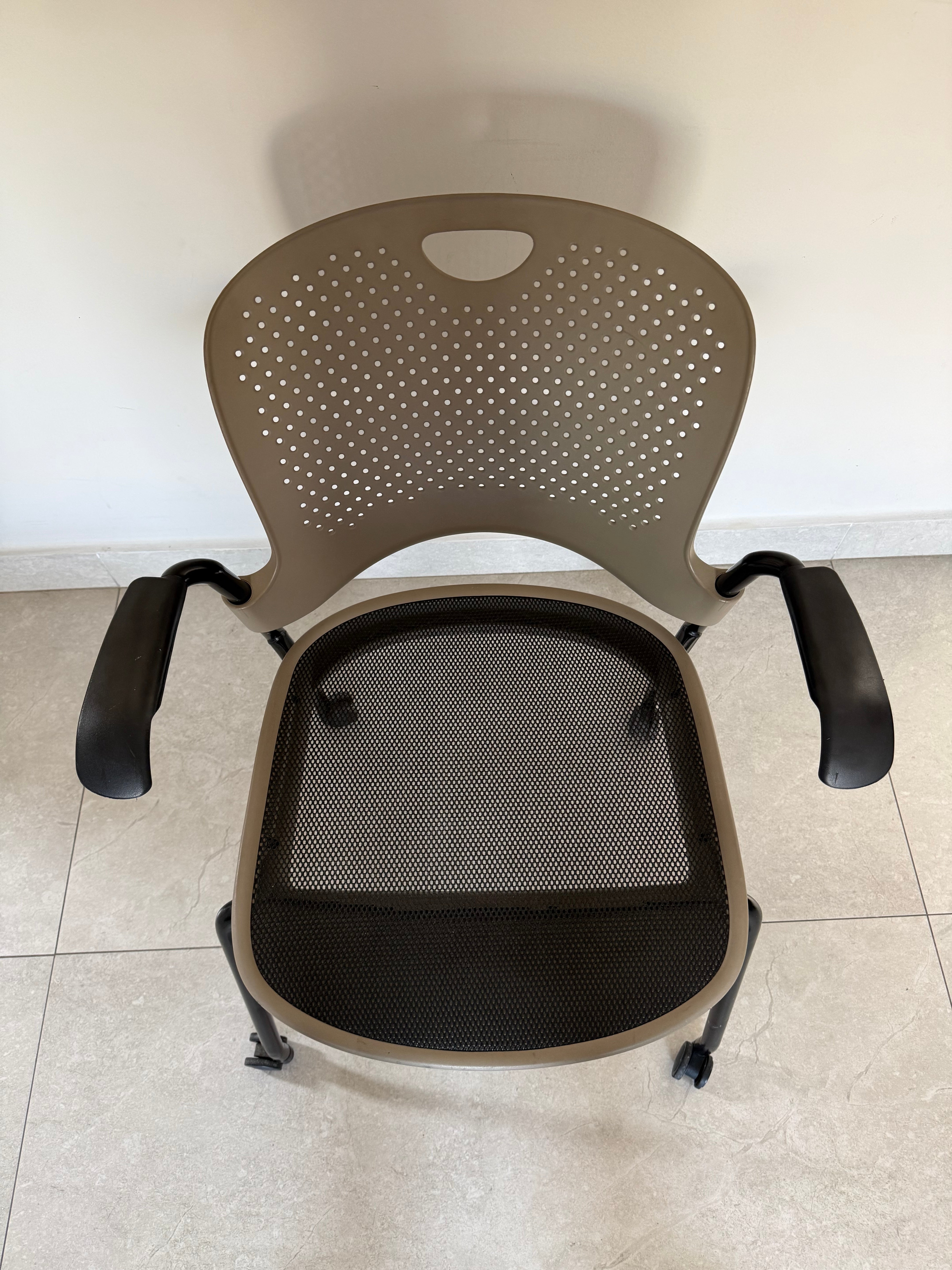 Silla Caper Café Herman Miller - Preowned
