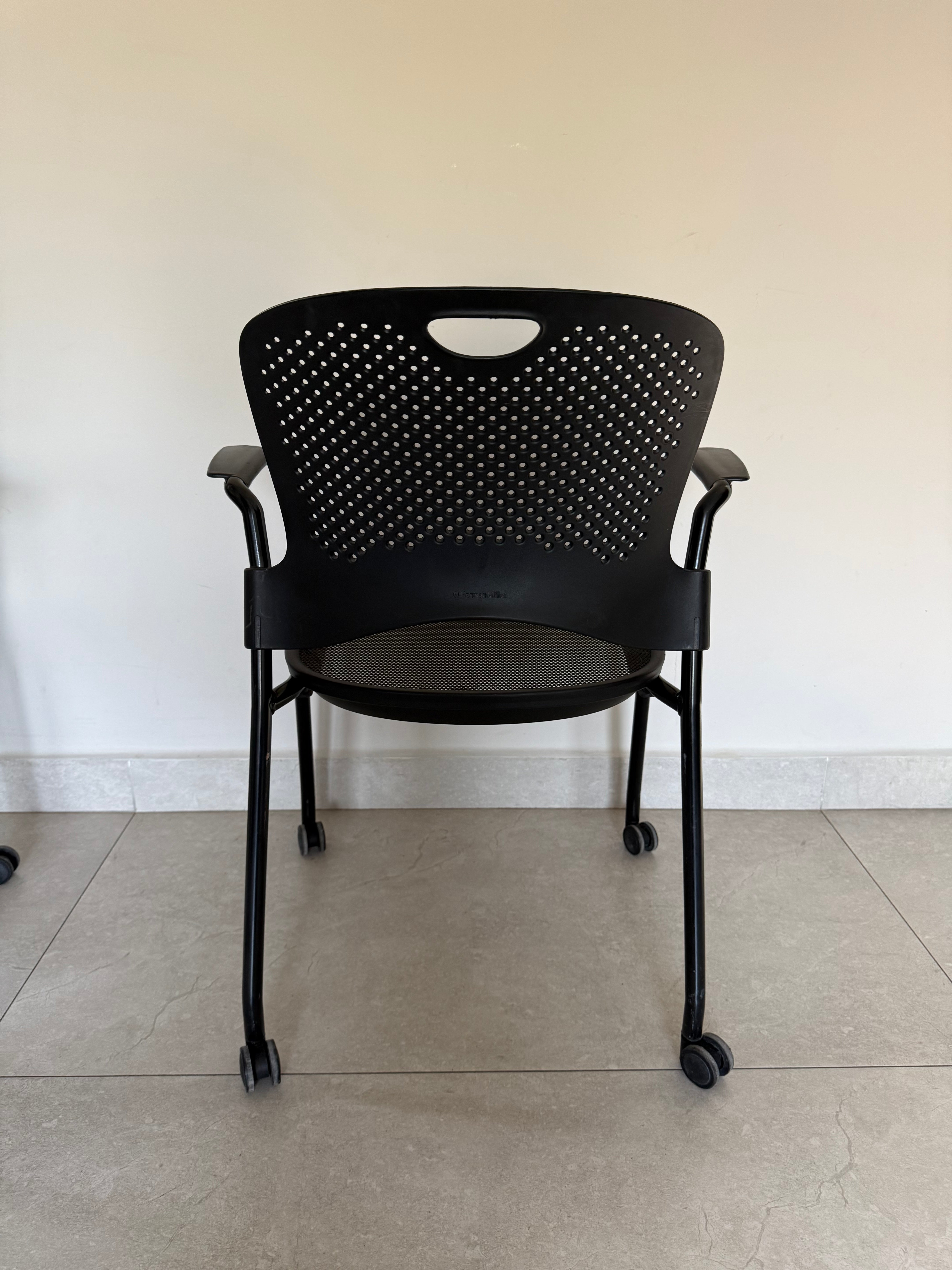 Silla Caper Negro Herman Miller - Preowned