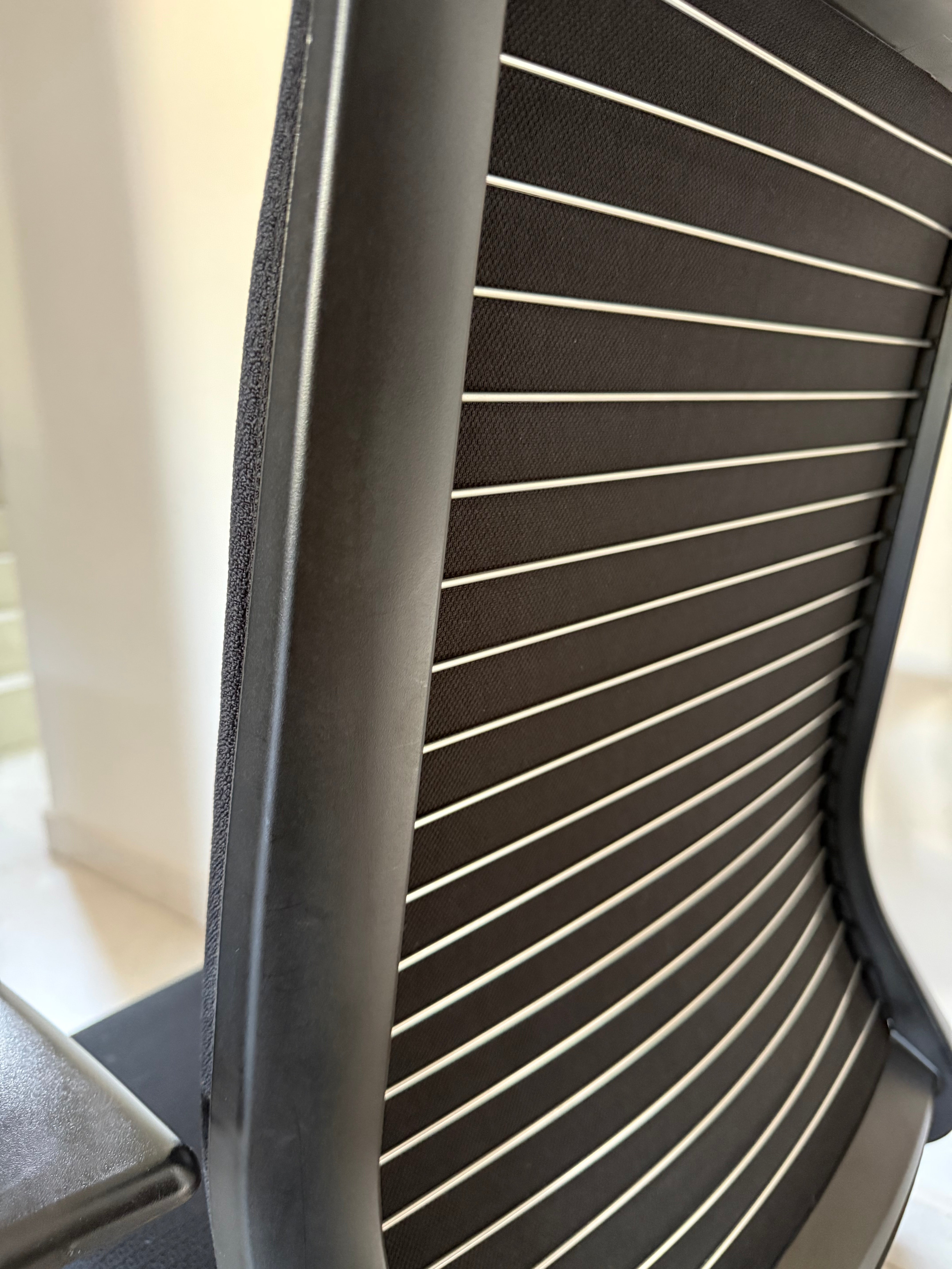 Silla Steelcase Think Negro Preowned