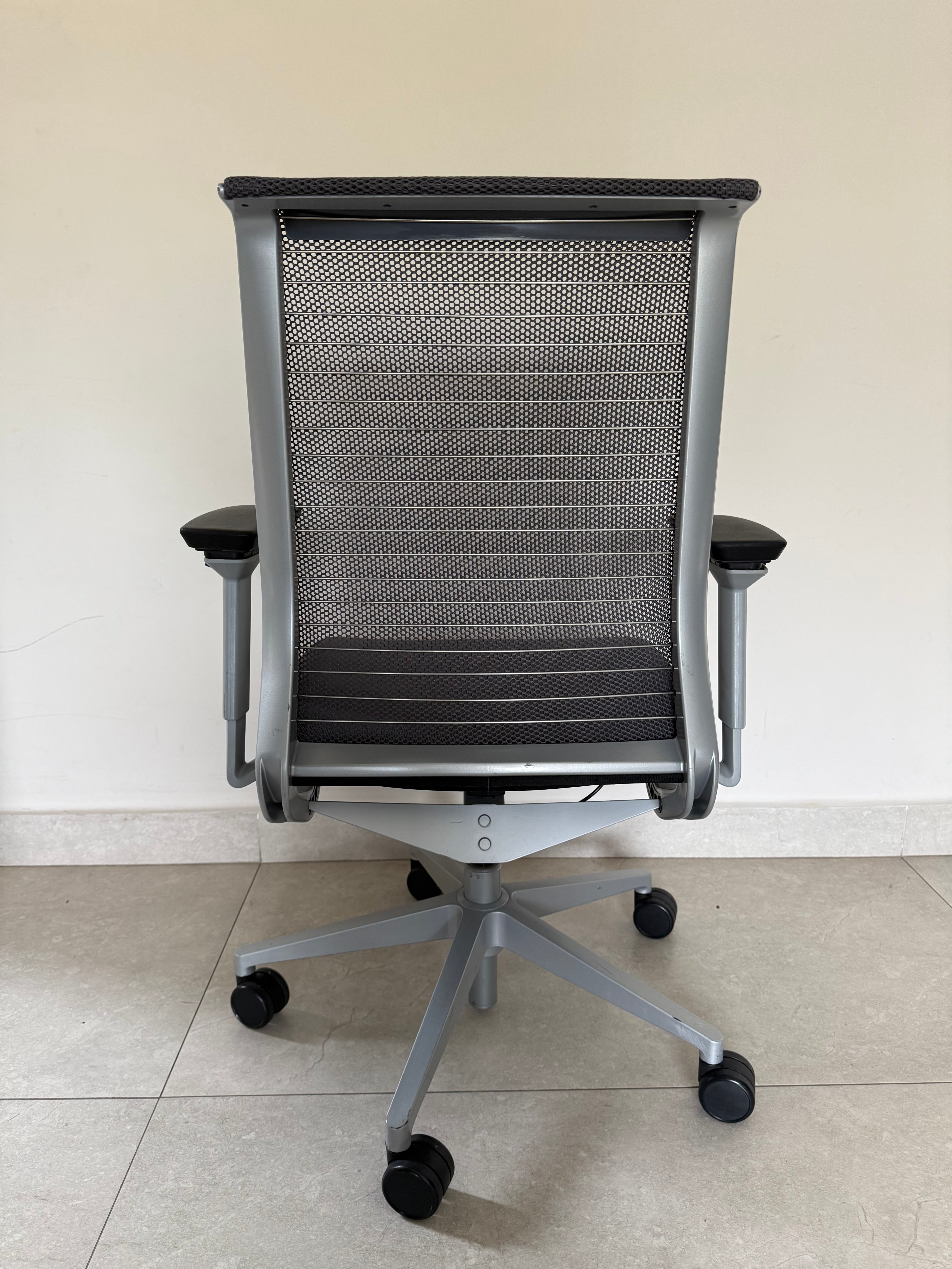 Silla Steelcase Think Gris Preowned