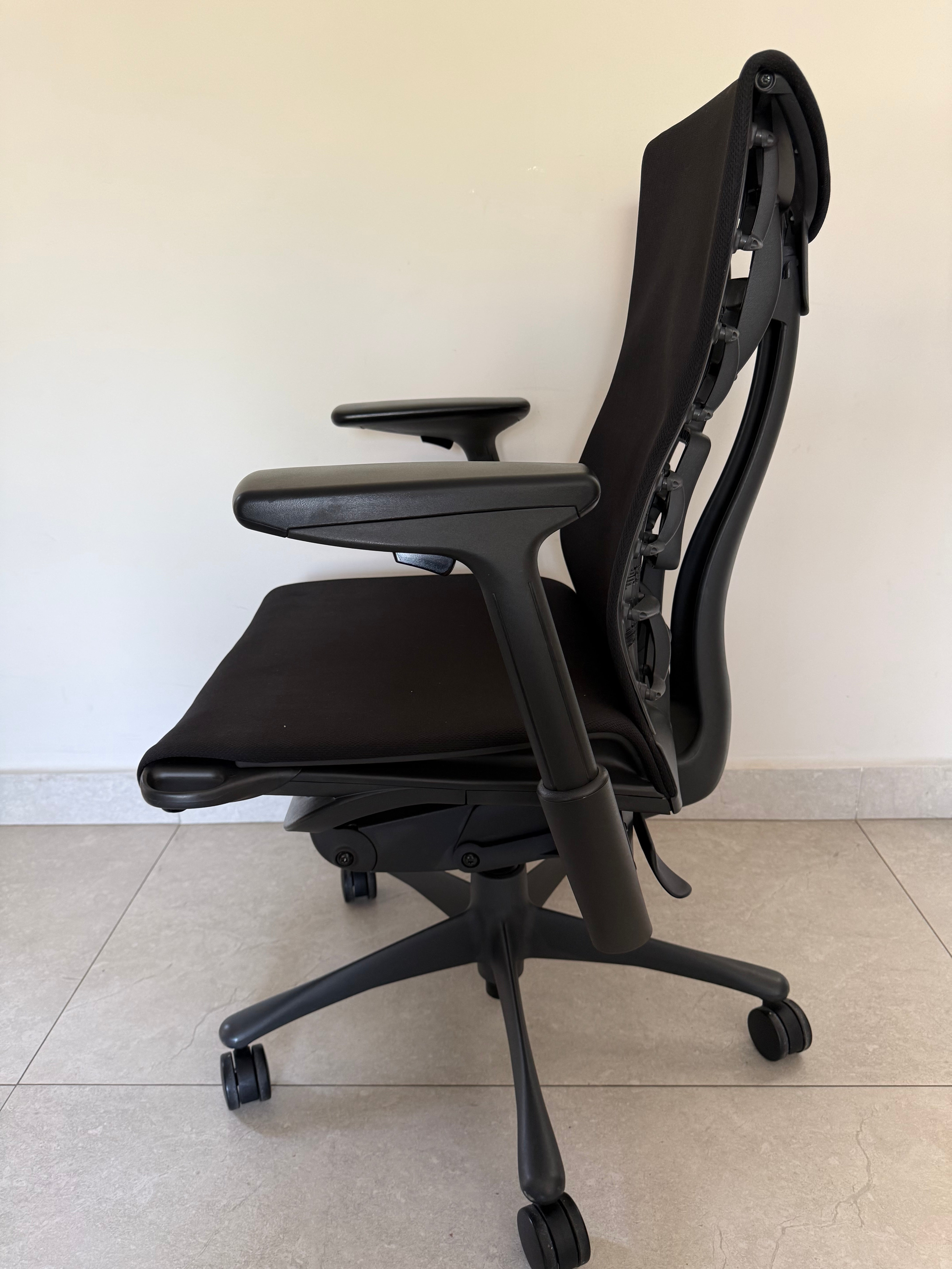 Embody Negra - Herman Miller Preowned