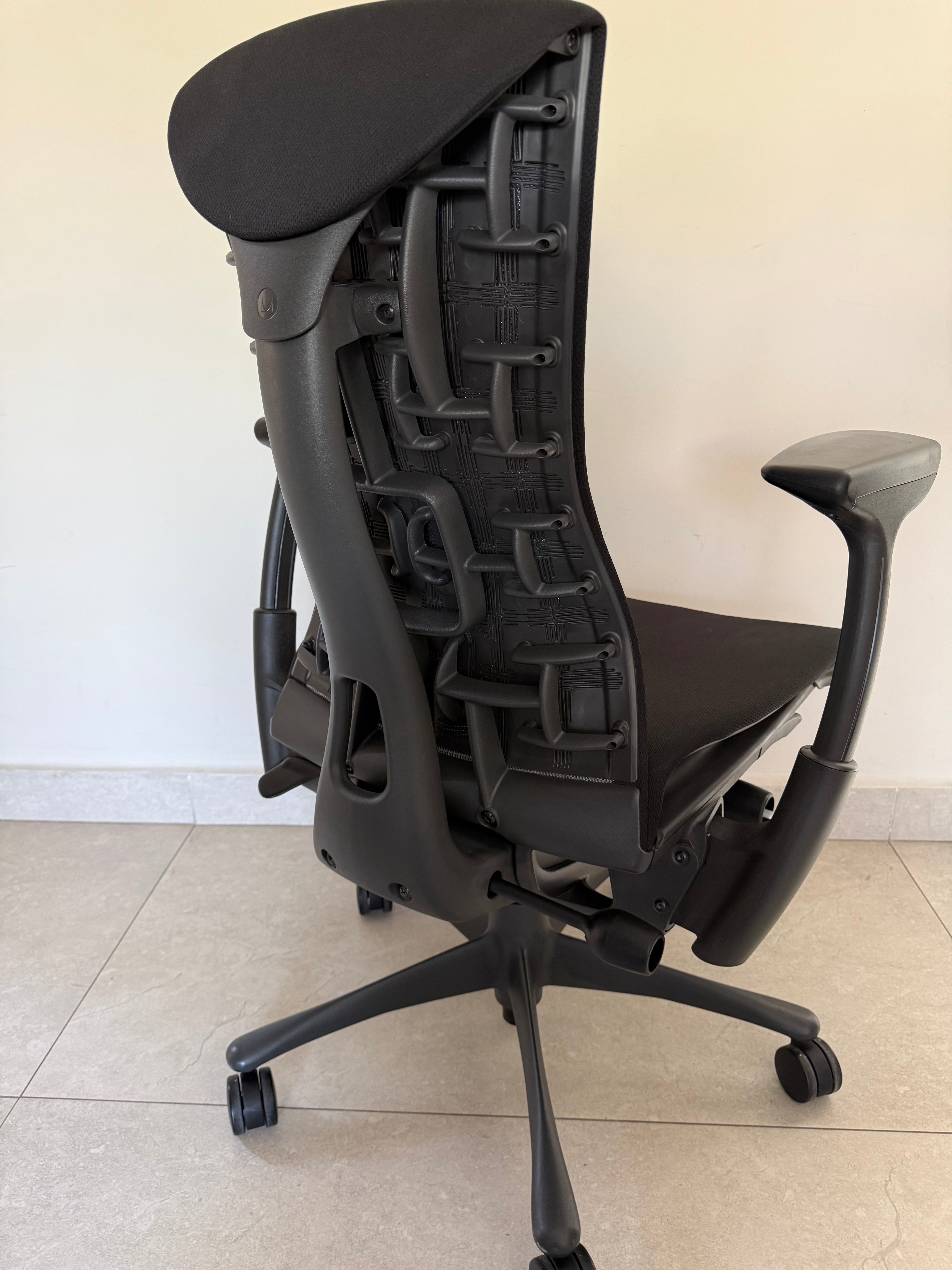 Embody Negra - Herman Miller Preowned