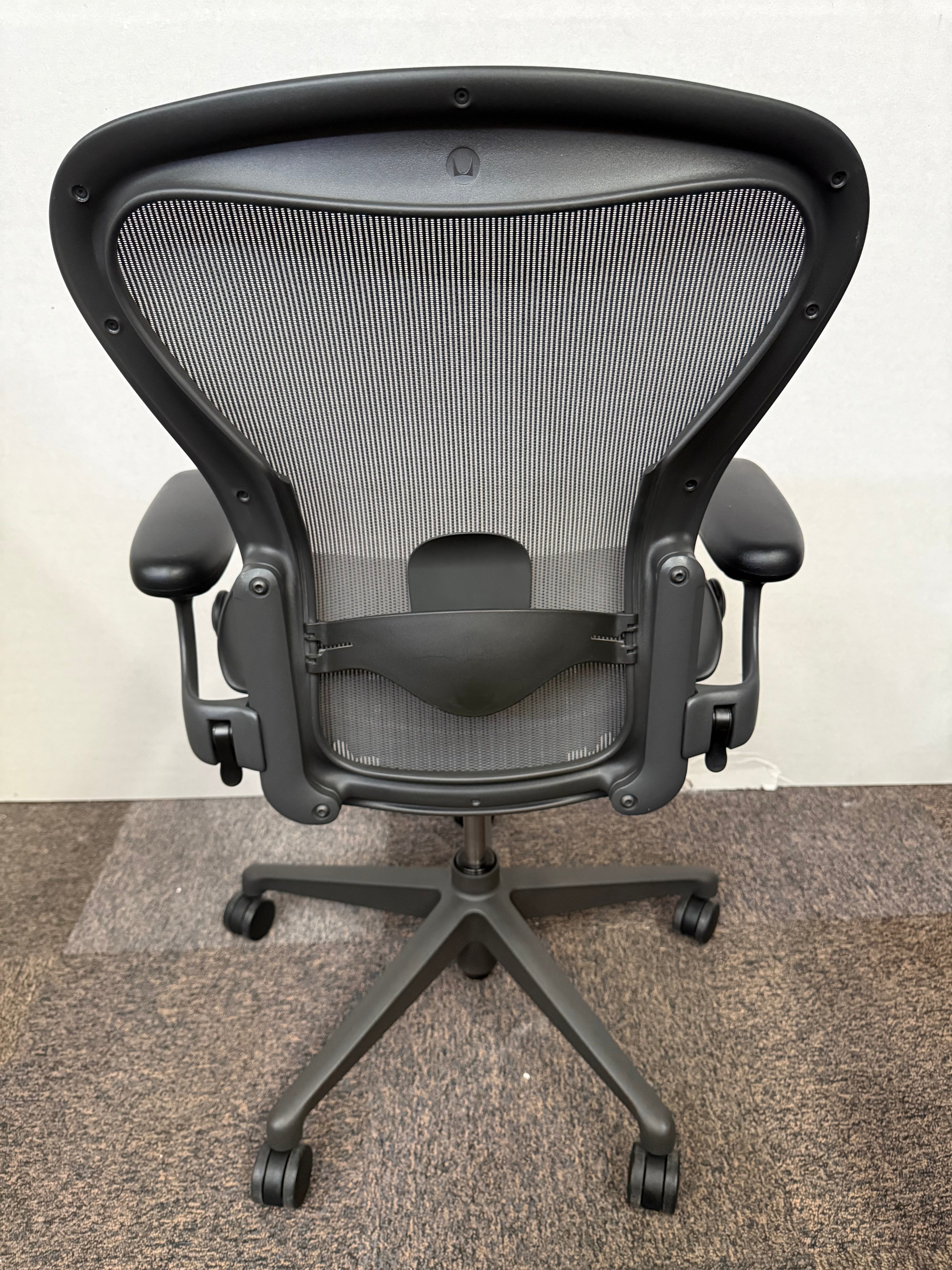 Aeron Herman Miller Equipada Remastered Talla B - Preowned