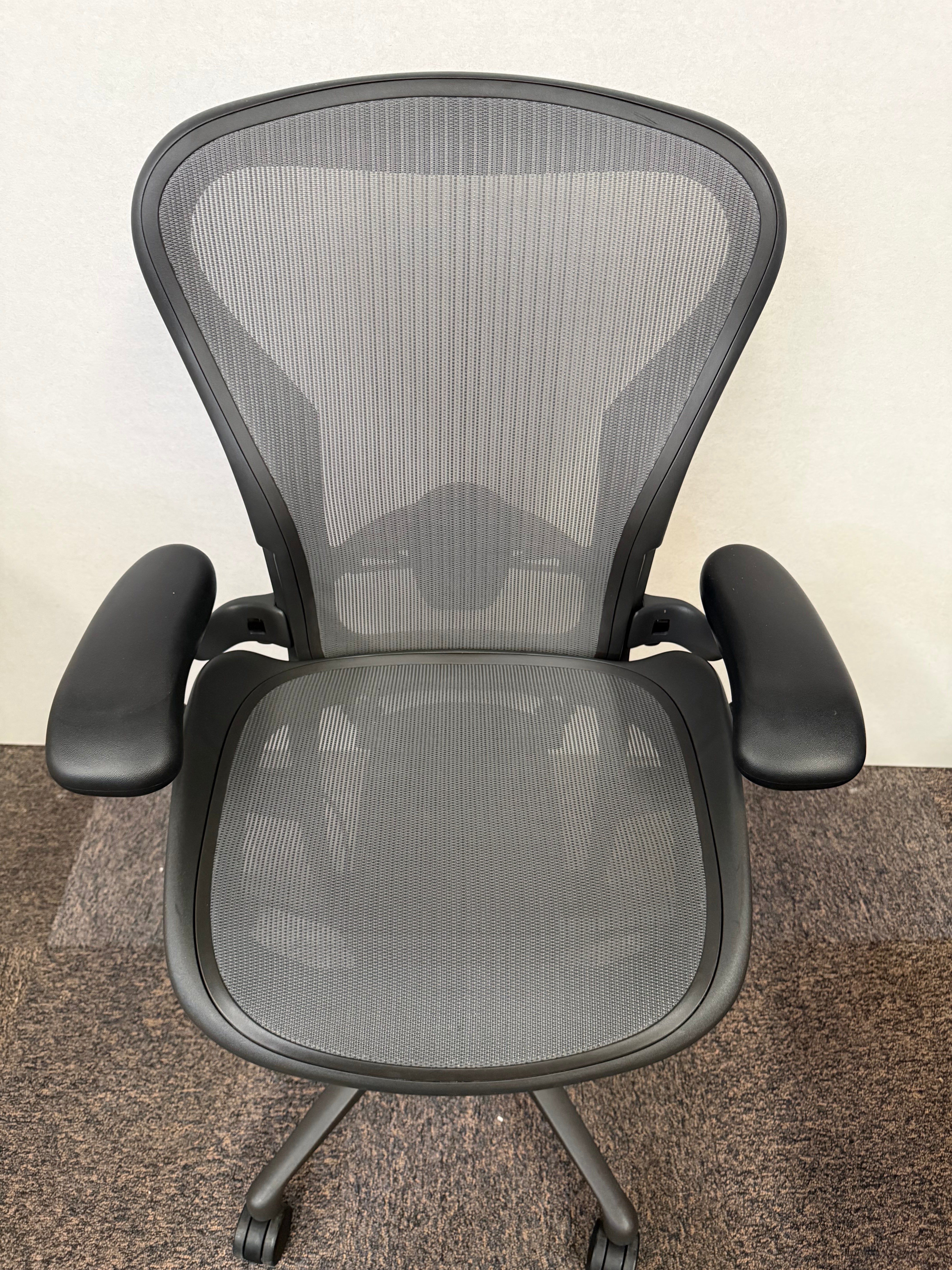 Aeron Herman Miller Equipada Remastered Talla B - Preowned