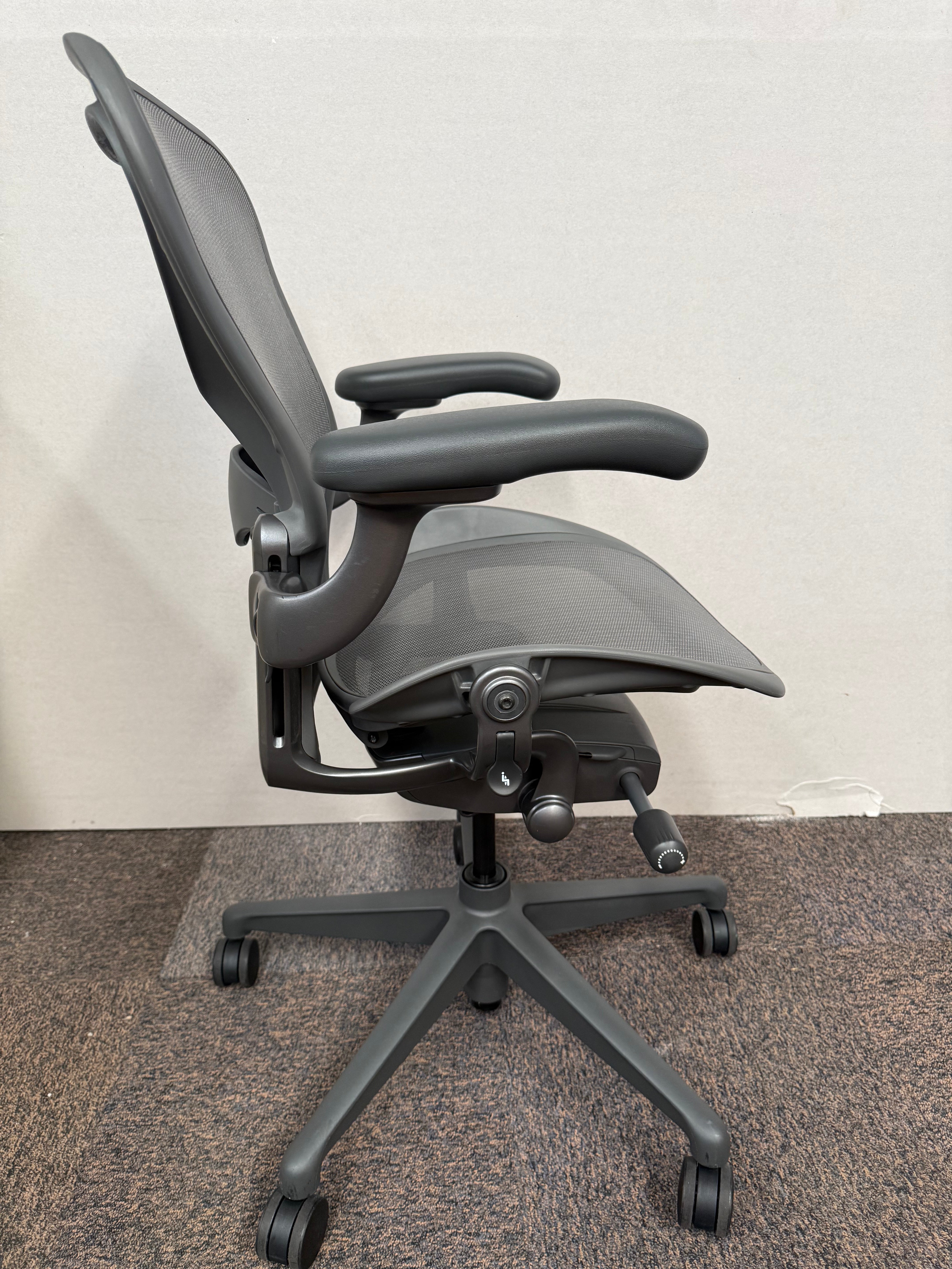 Silla Aeron Herman Miller Talla B Gris Bloqueo - Preowned