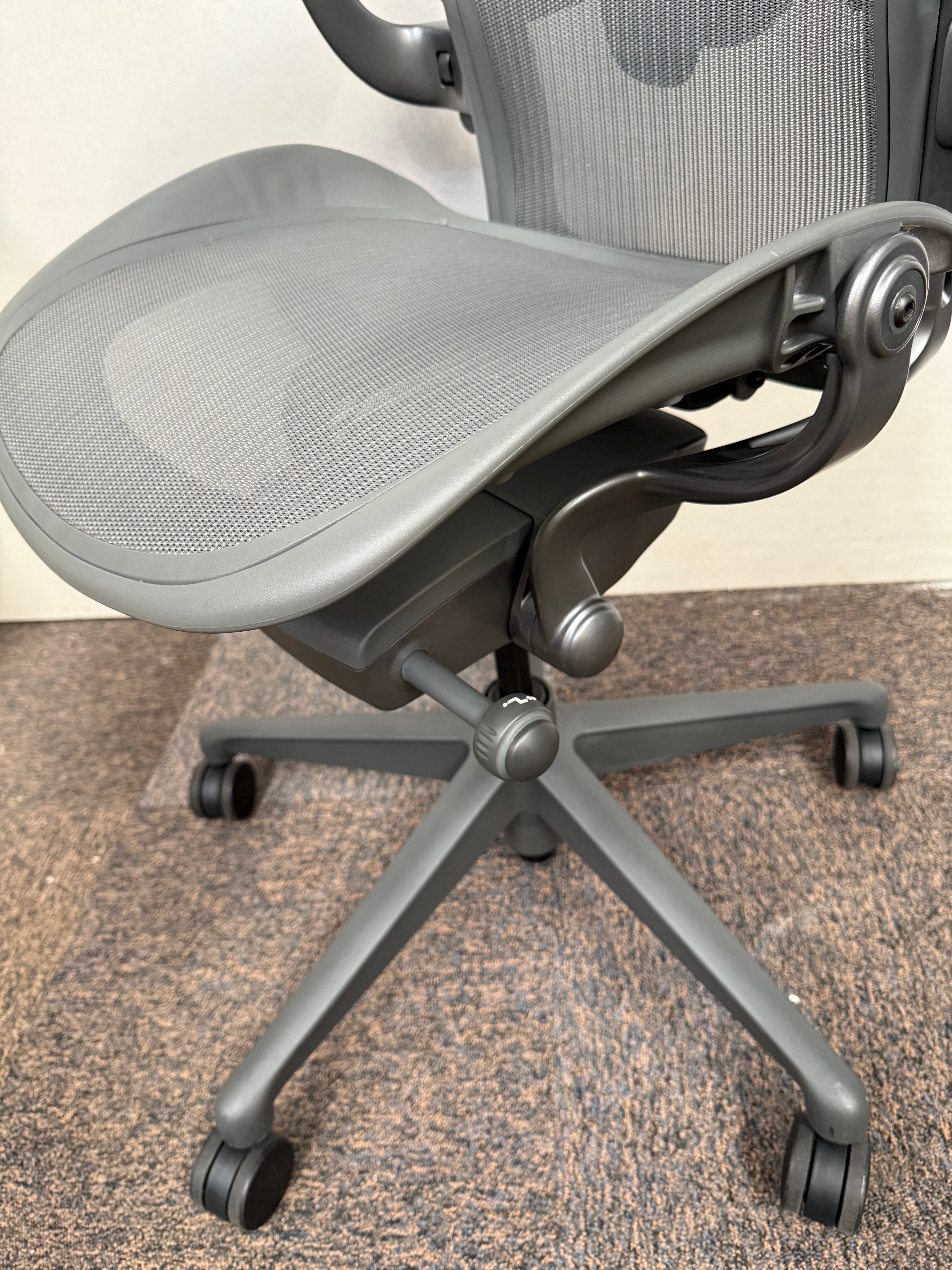 Silla Aeron Herman Miller Talla B Gris Bloqueo - Preowned
