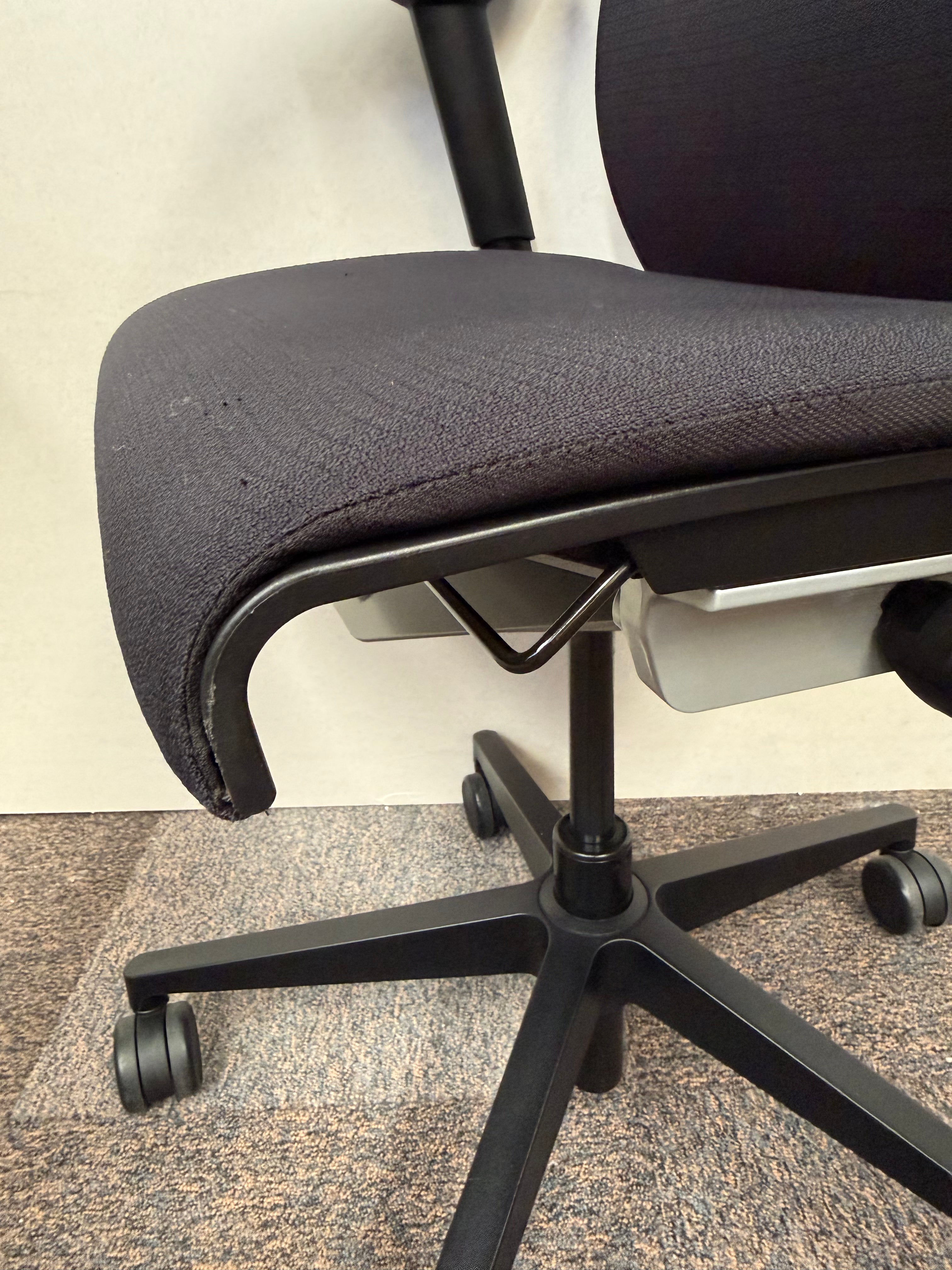 Silla Steelcase Think Negro Equipada Preowned