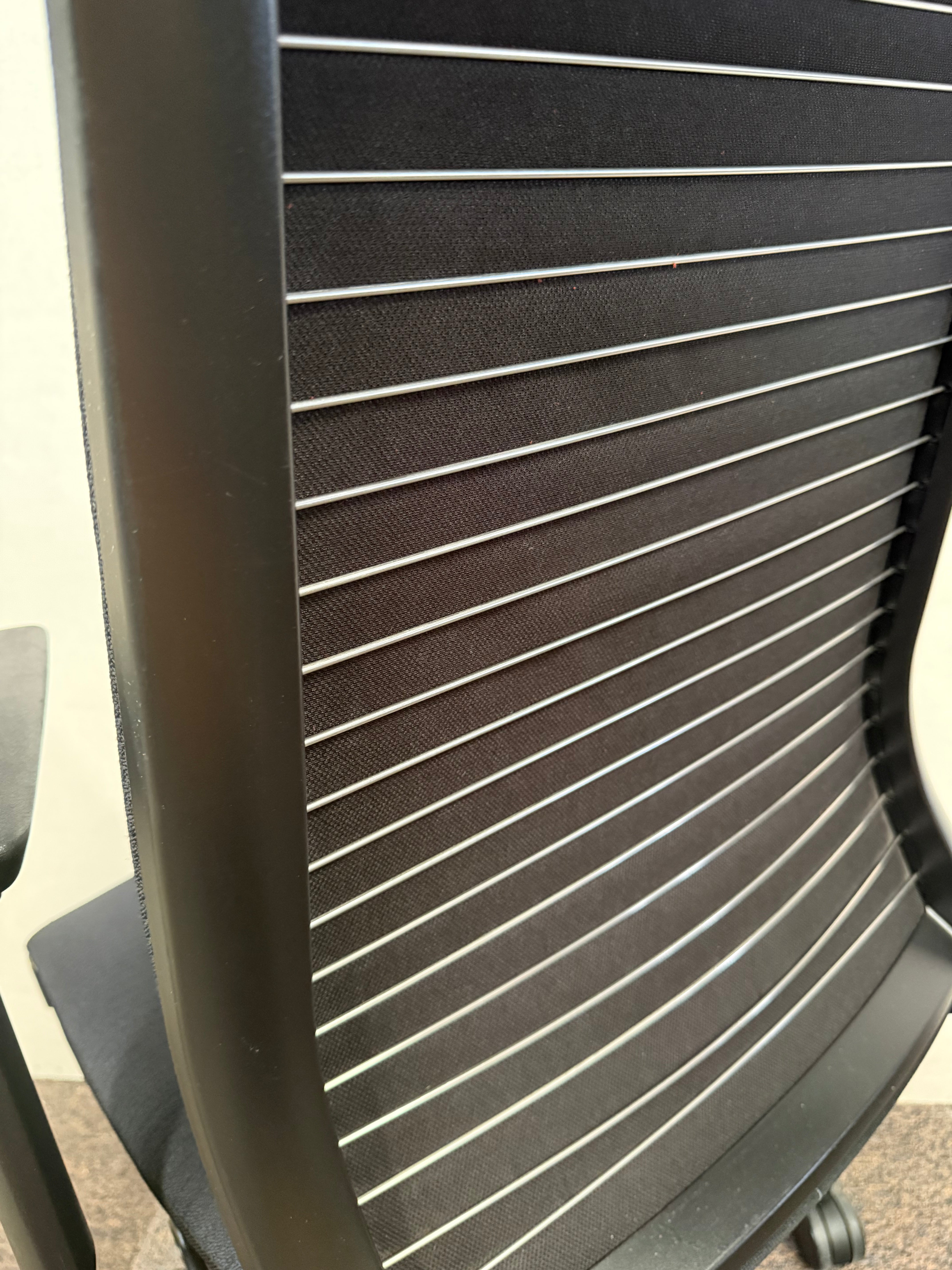 Silla Steelcase Think Negro Equipada Preowned