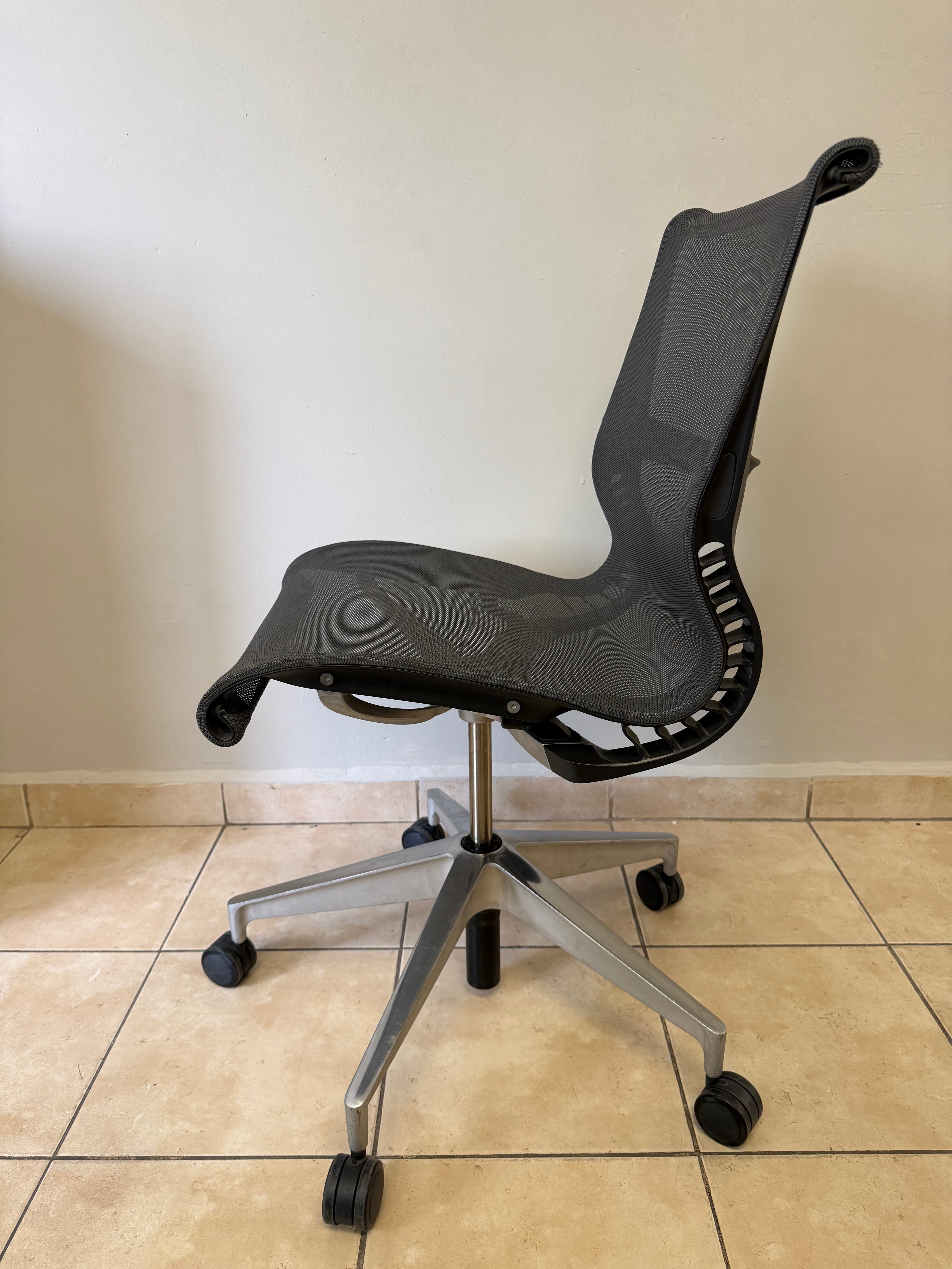 Silla Herman Miller Setu Gris Cromo Sin Brazos - Preowned