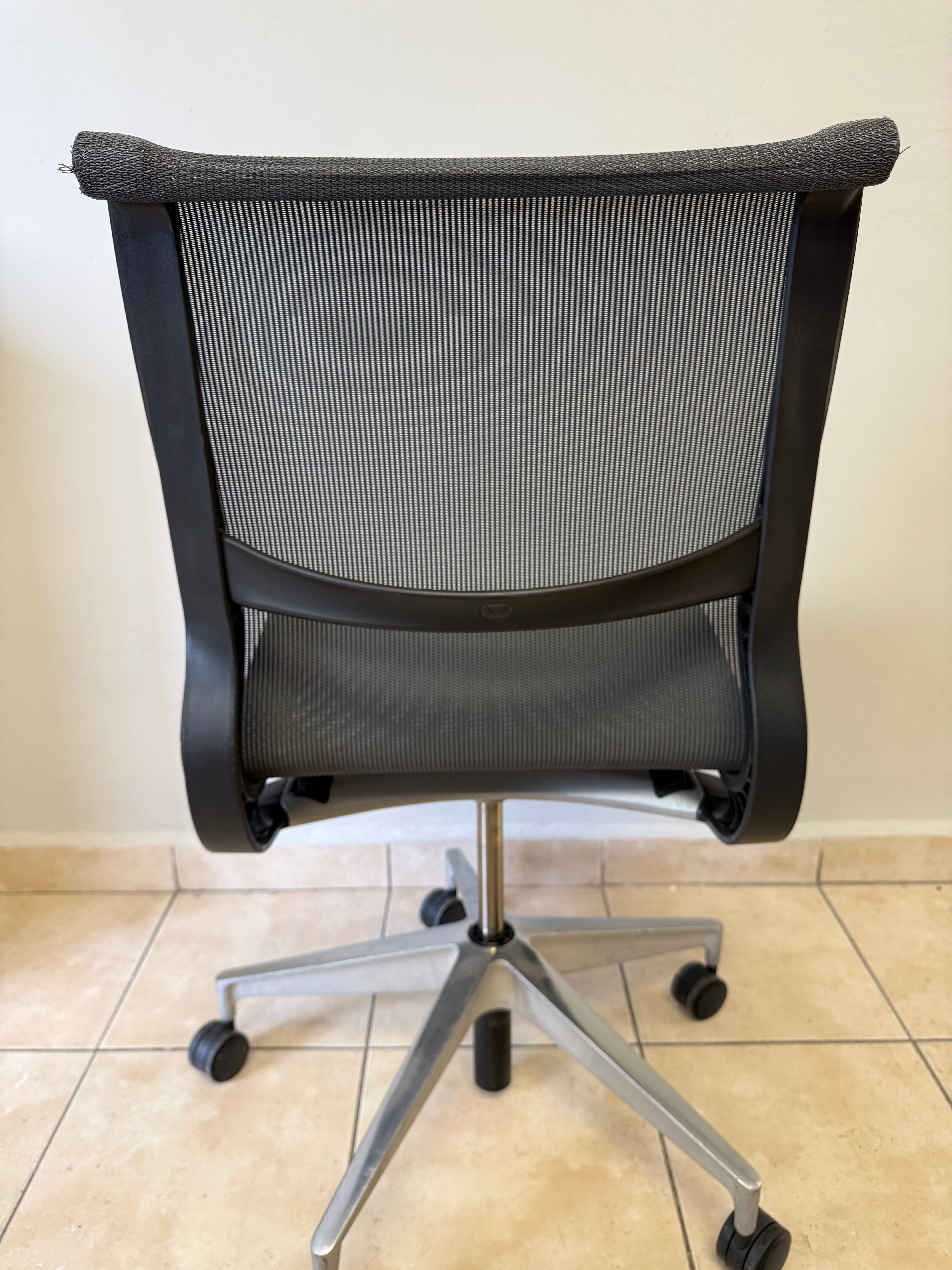 Silla Herman Miller Setu Gris Cromo Sin Brazos - Preowned
