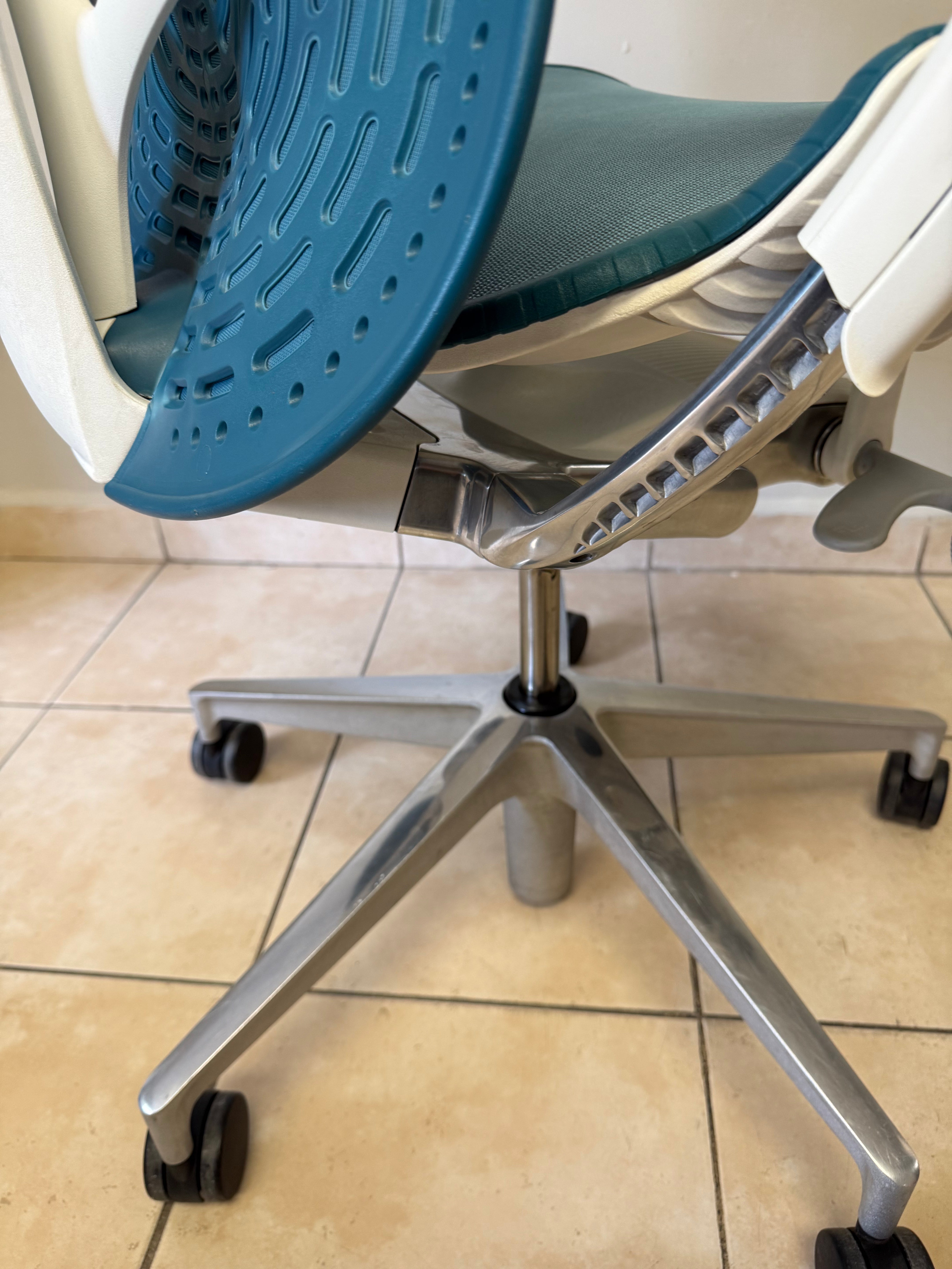 Silla Mirra 2 Butterfly Equipada Herman Miller - Preowned