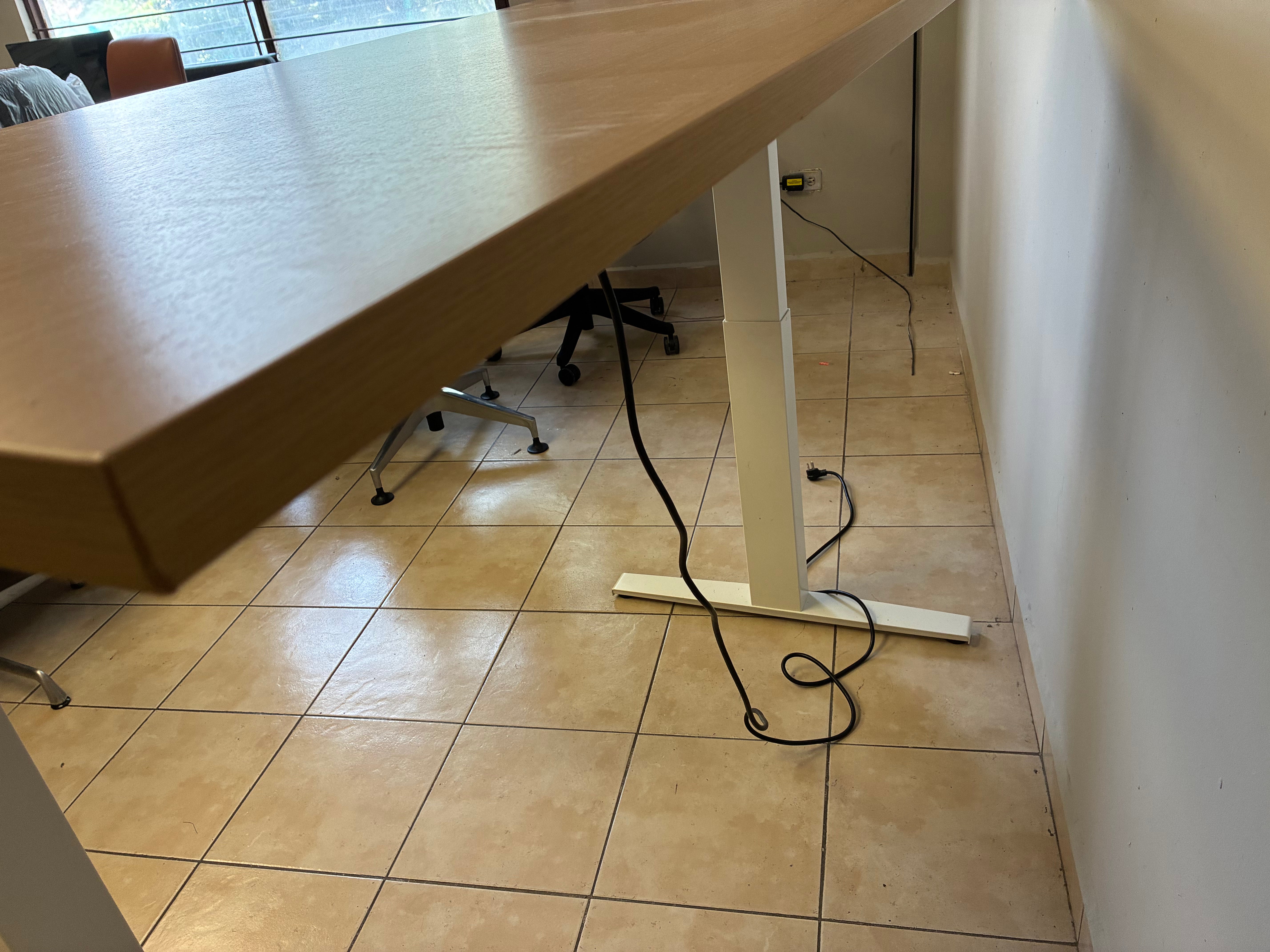 Escritorio Altura Ajustable Beige Herman Miller