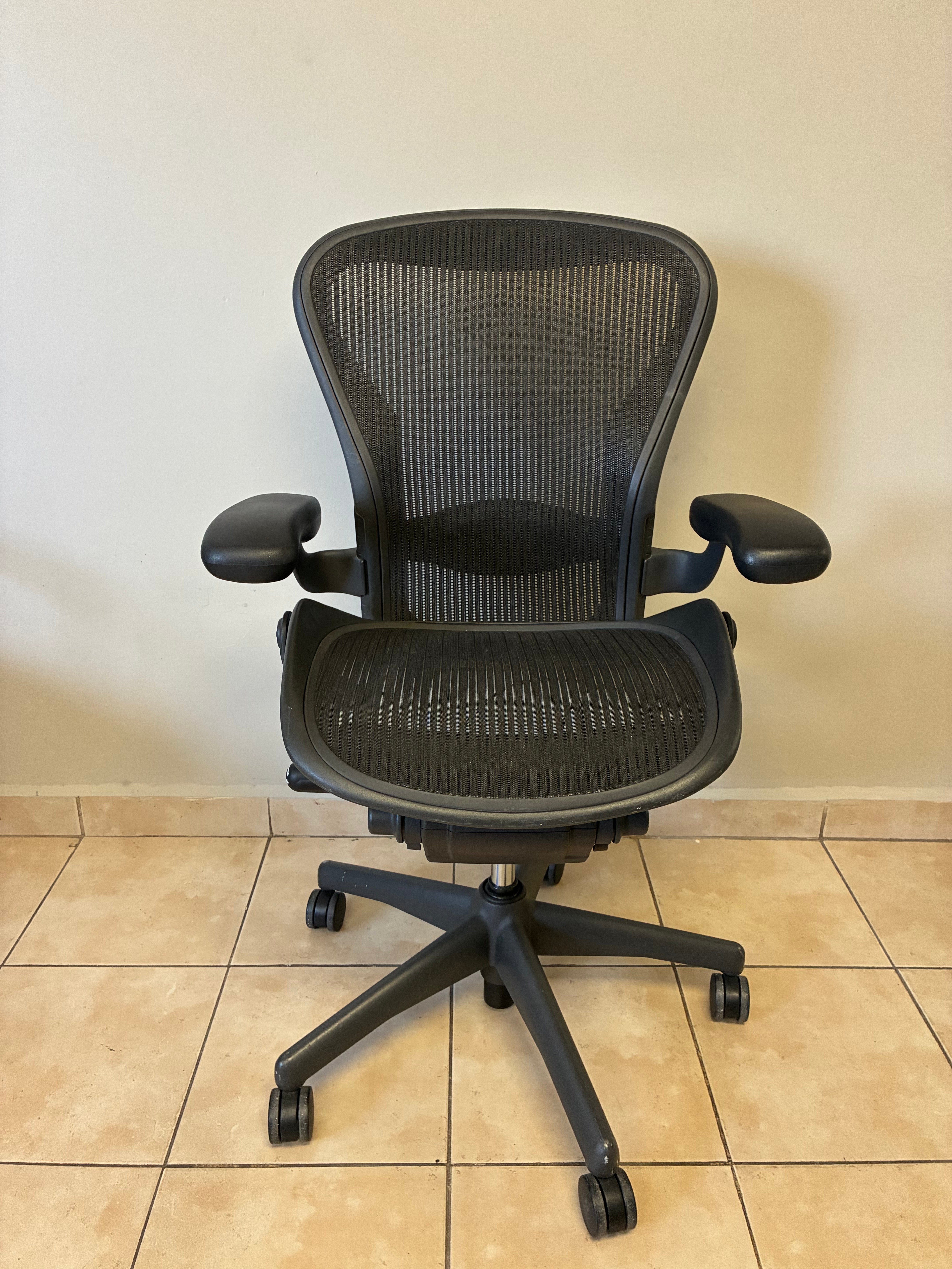 Aeron Classic Talla B Equipada