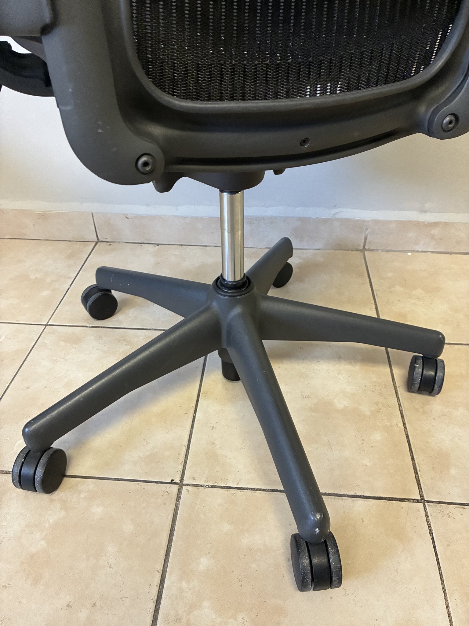 Silla Herman Miller Aeron Classic Talla B Equipada - vista 9