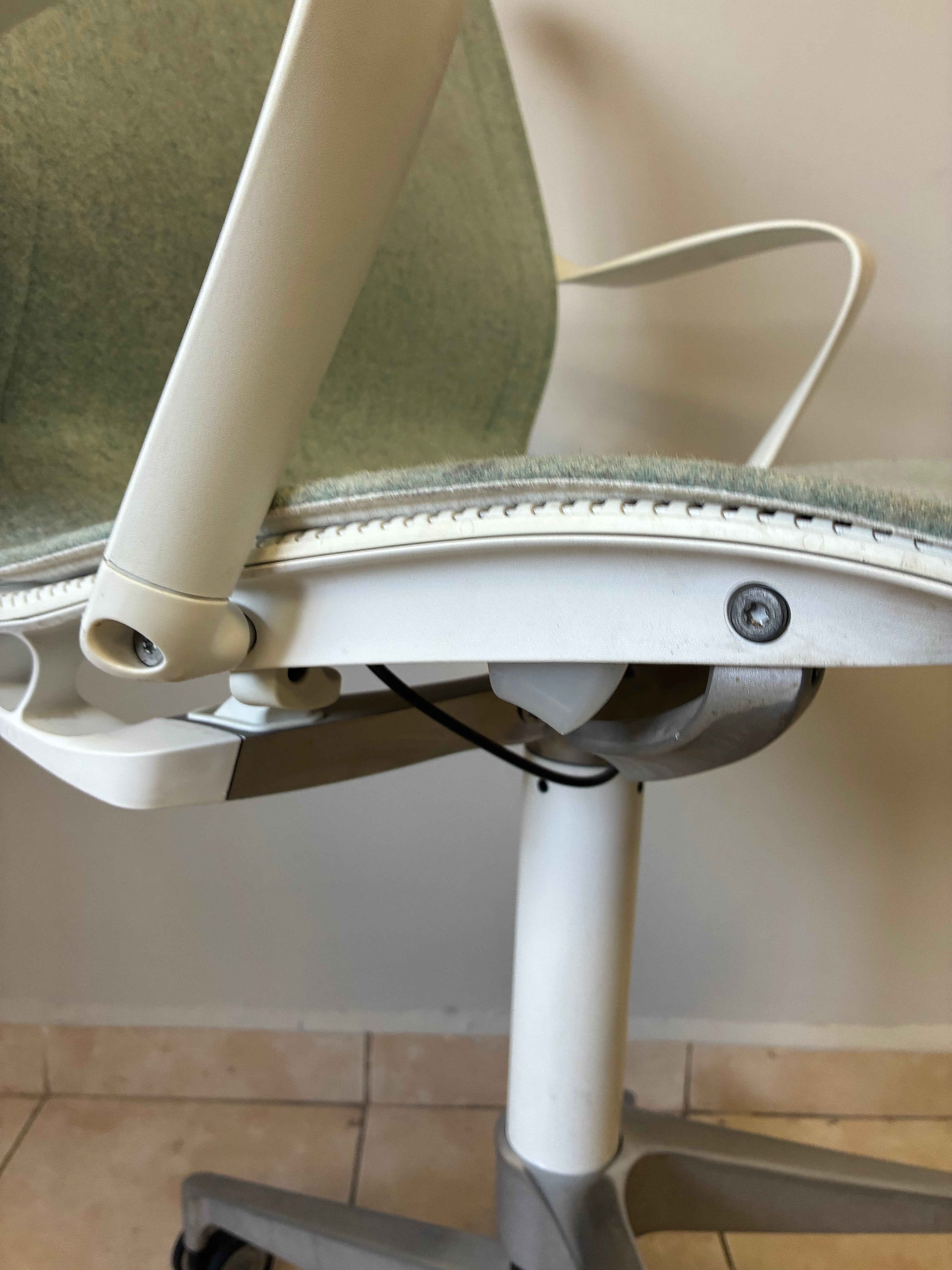 Silla Herman Miller Setu Alta Verde - Preowned