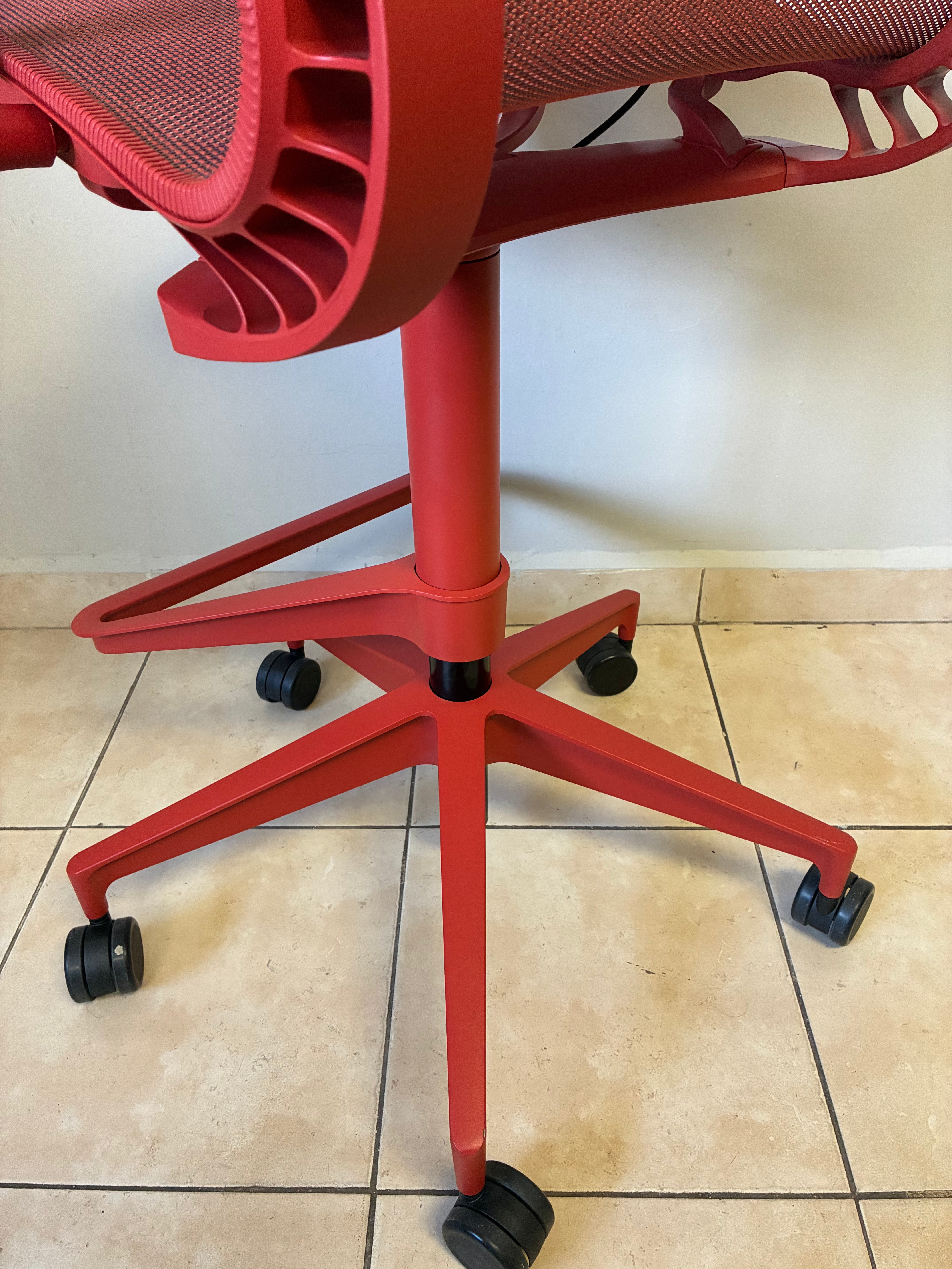 Silla Herman Miller Setu Alta Roja - Exhibición