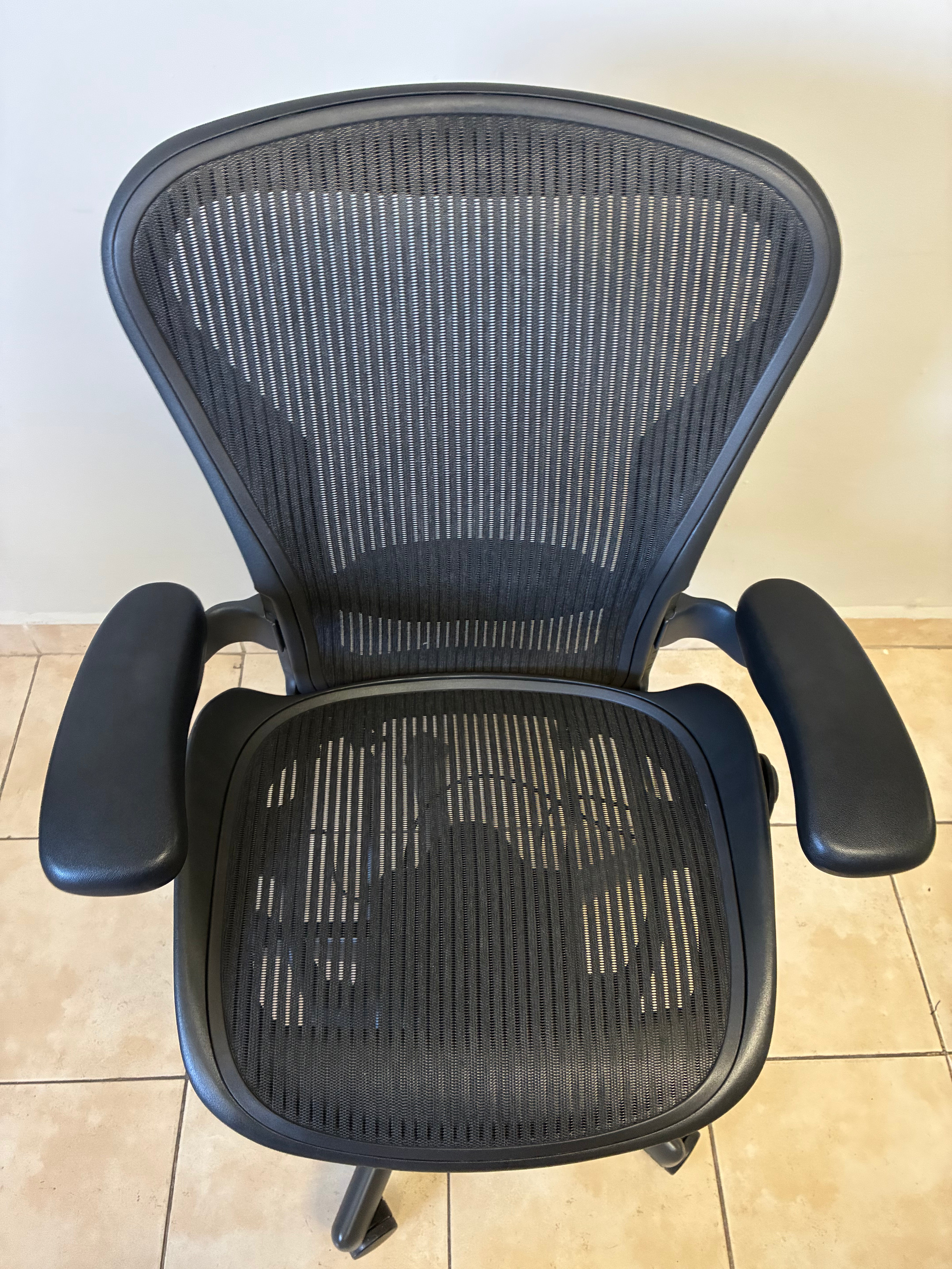 Silla Herman Miller Aeron Classic Talla B con Bloqueo