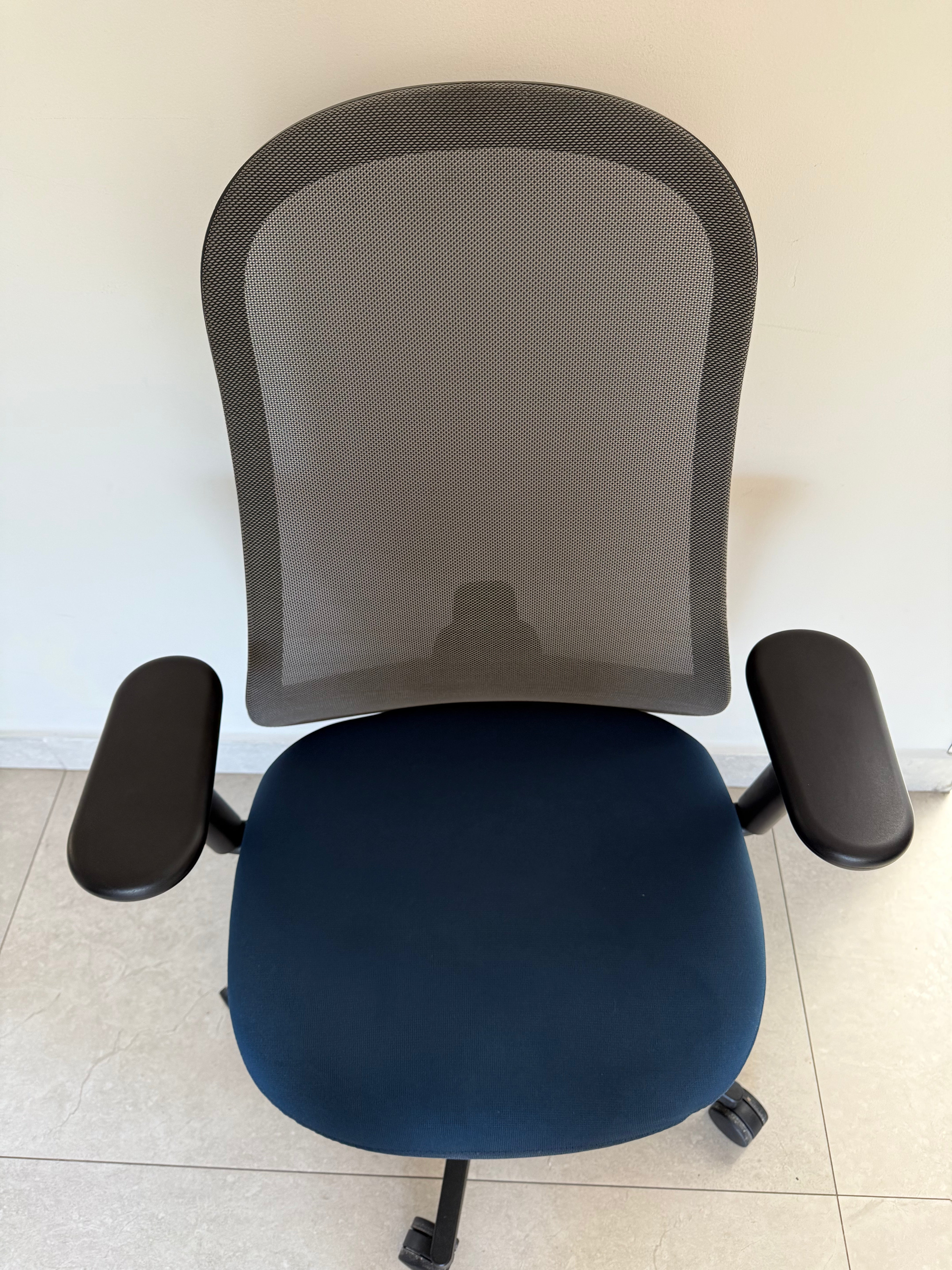 Herman Miller Lino - Preowned