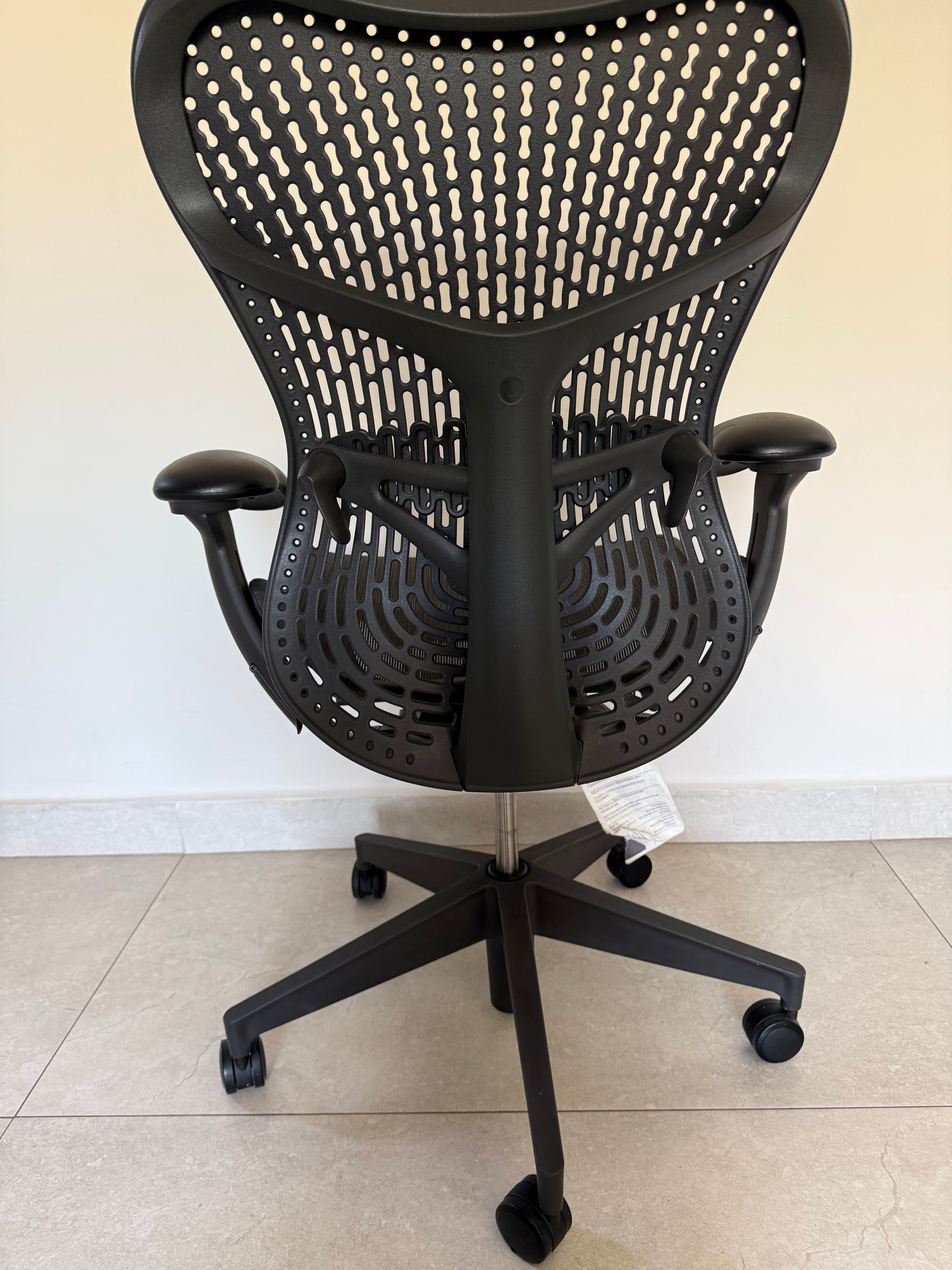 Silla Mirra 2 Equipada Herman Miller - Preowned