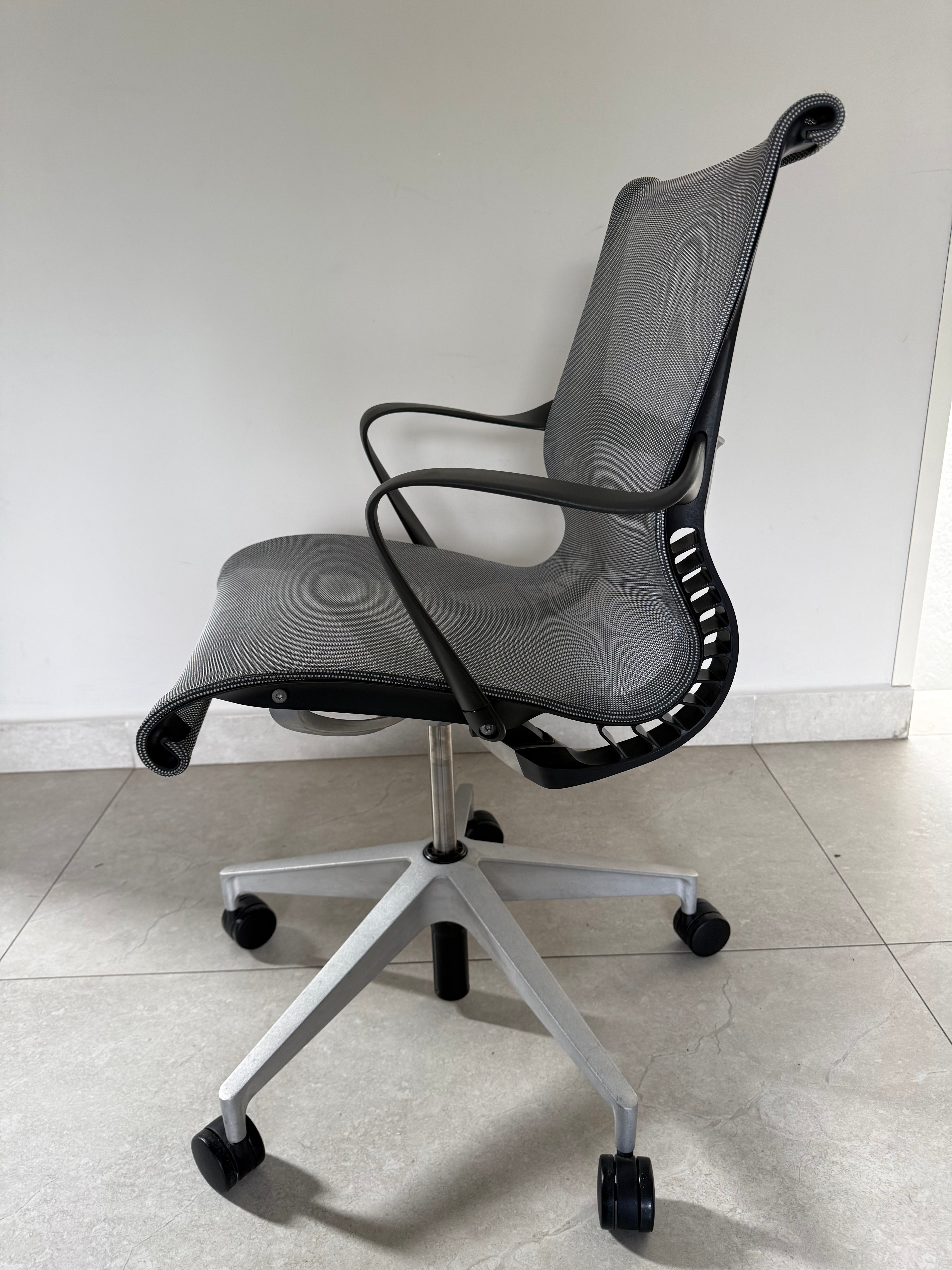Silla Setu Gris Herman Miller - Preowned