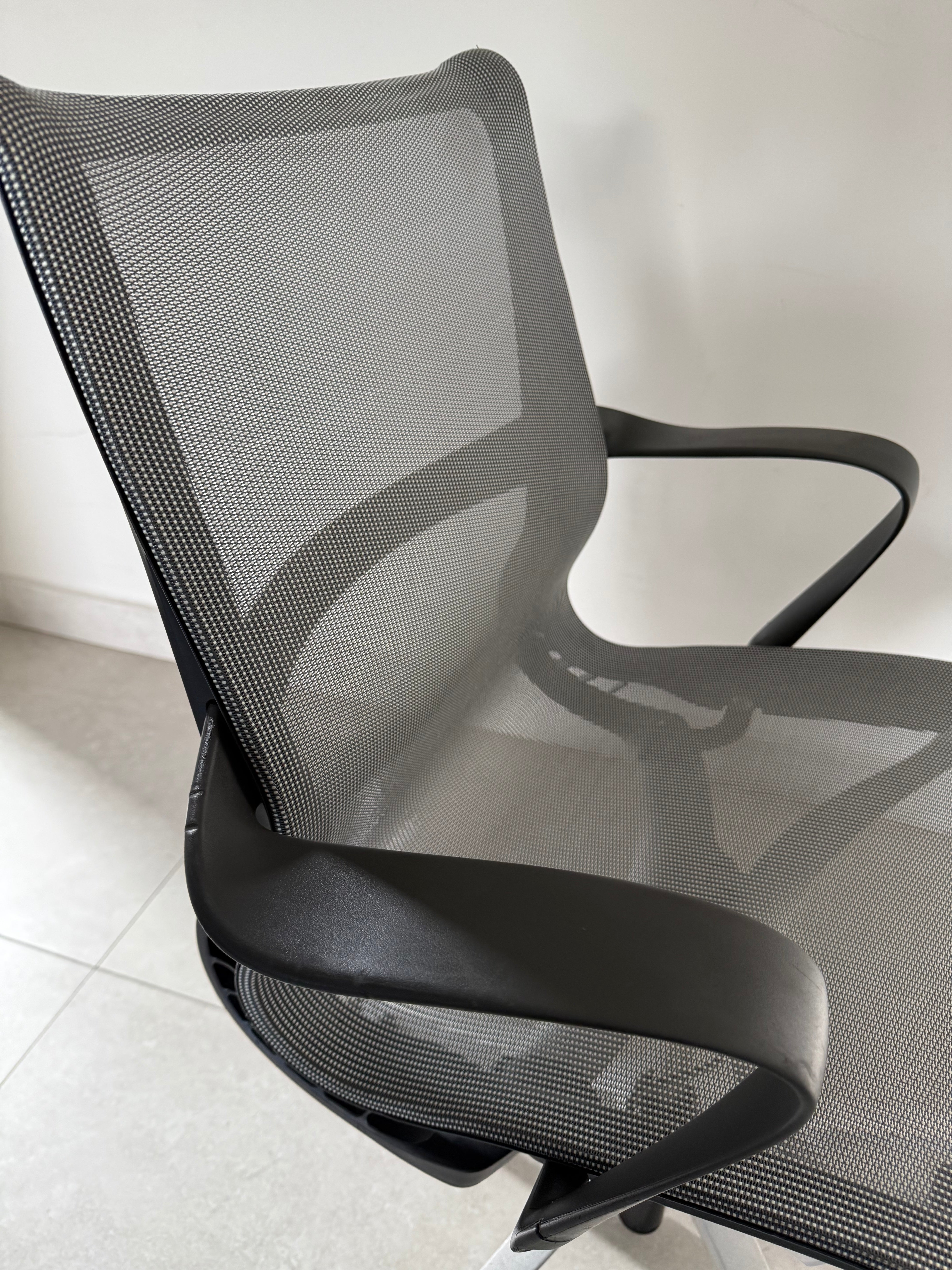 Silla Setu Gris Herman Miller - Preowned