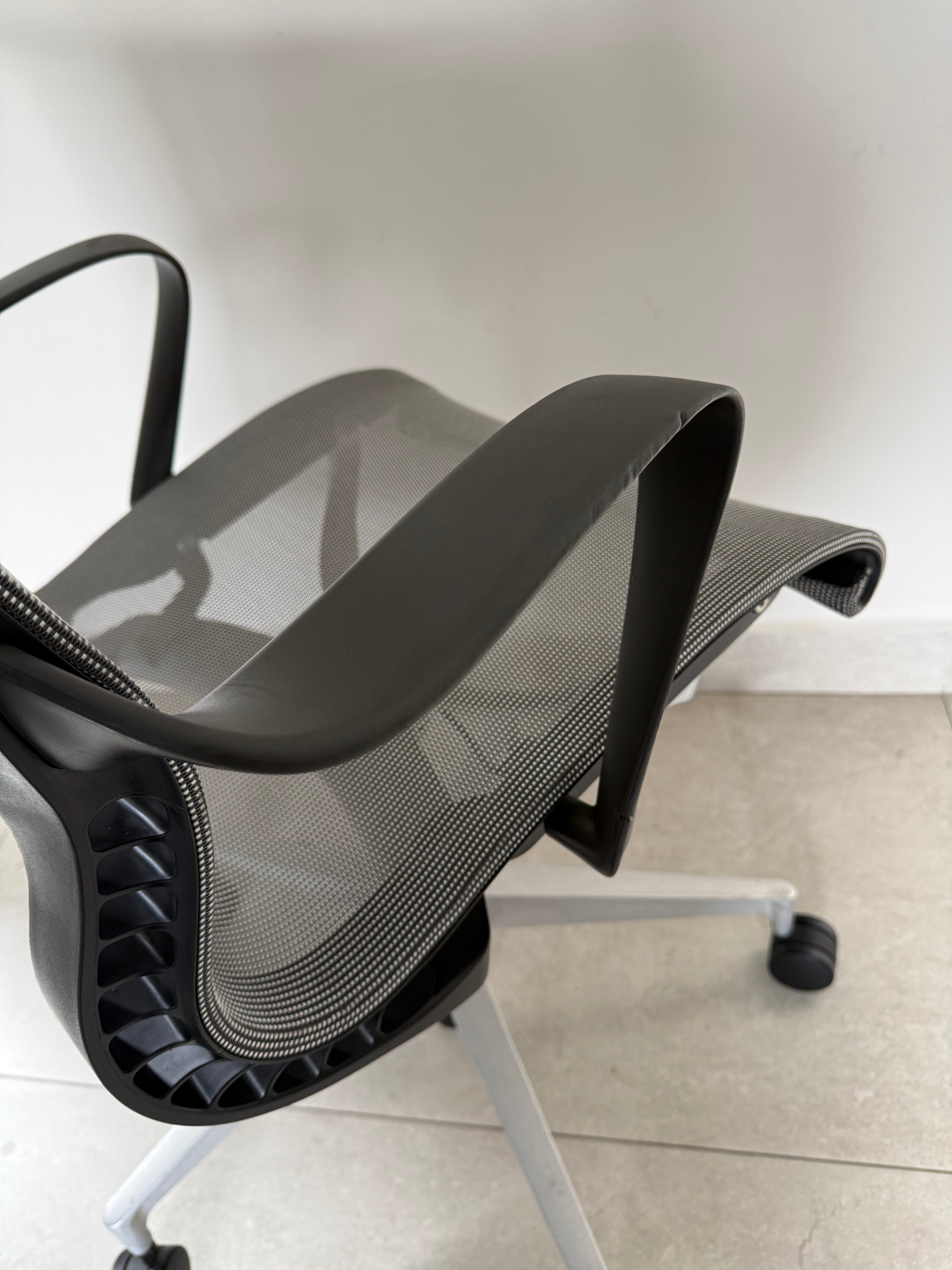 Silla Setu Gris Herman Miller - Preowned