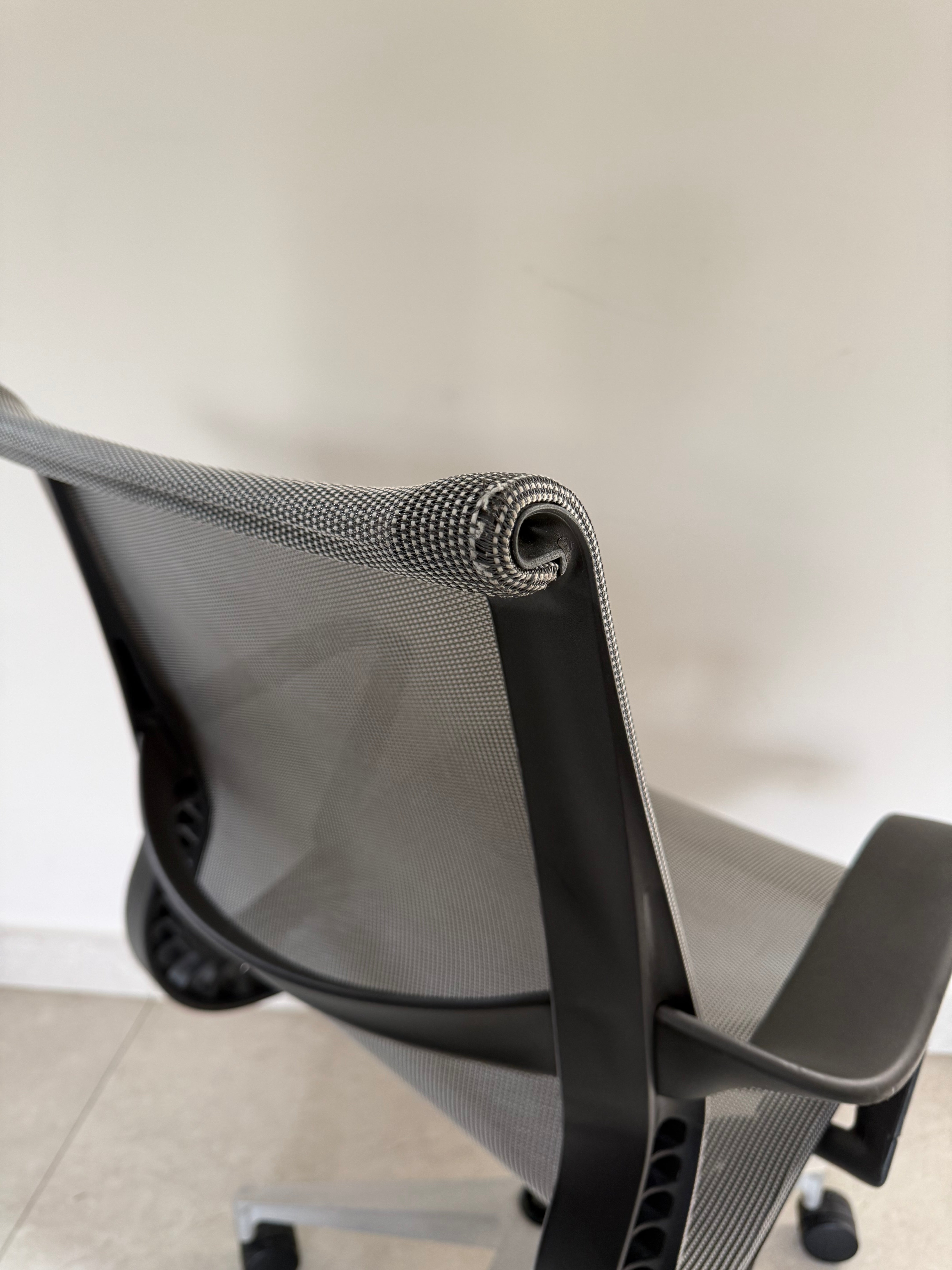 Silla Setu Gris Herman Miller - Preowned
