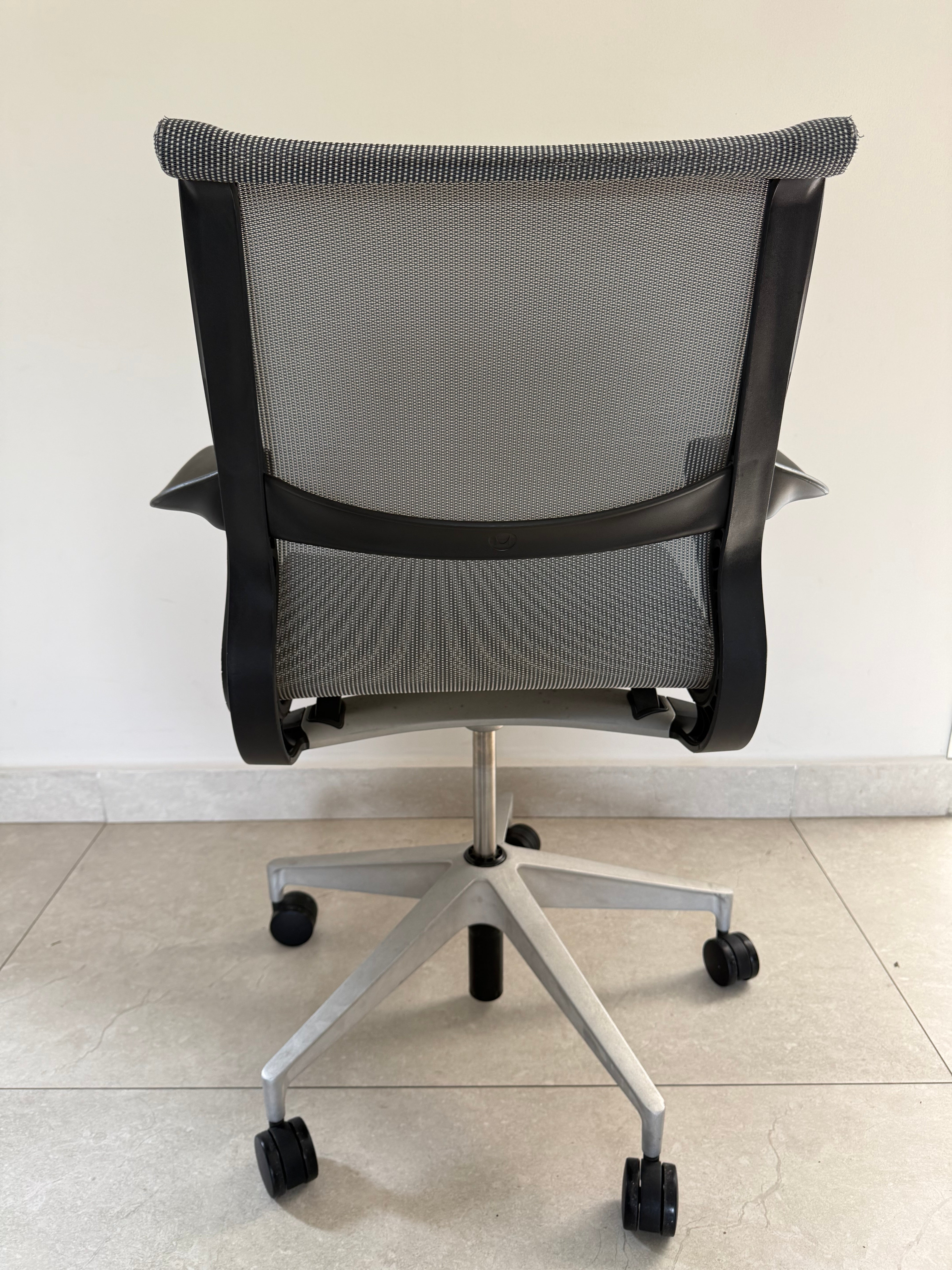 Silla Setu Gris Herman Miller - Preowned