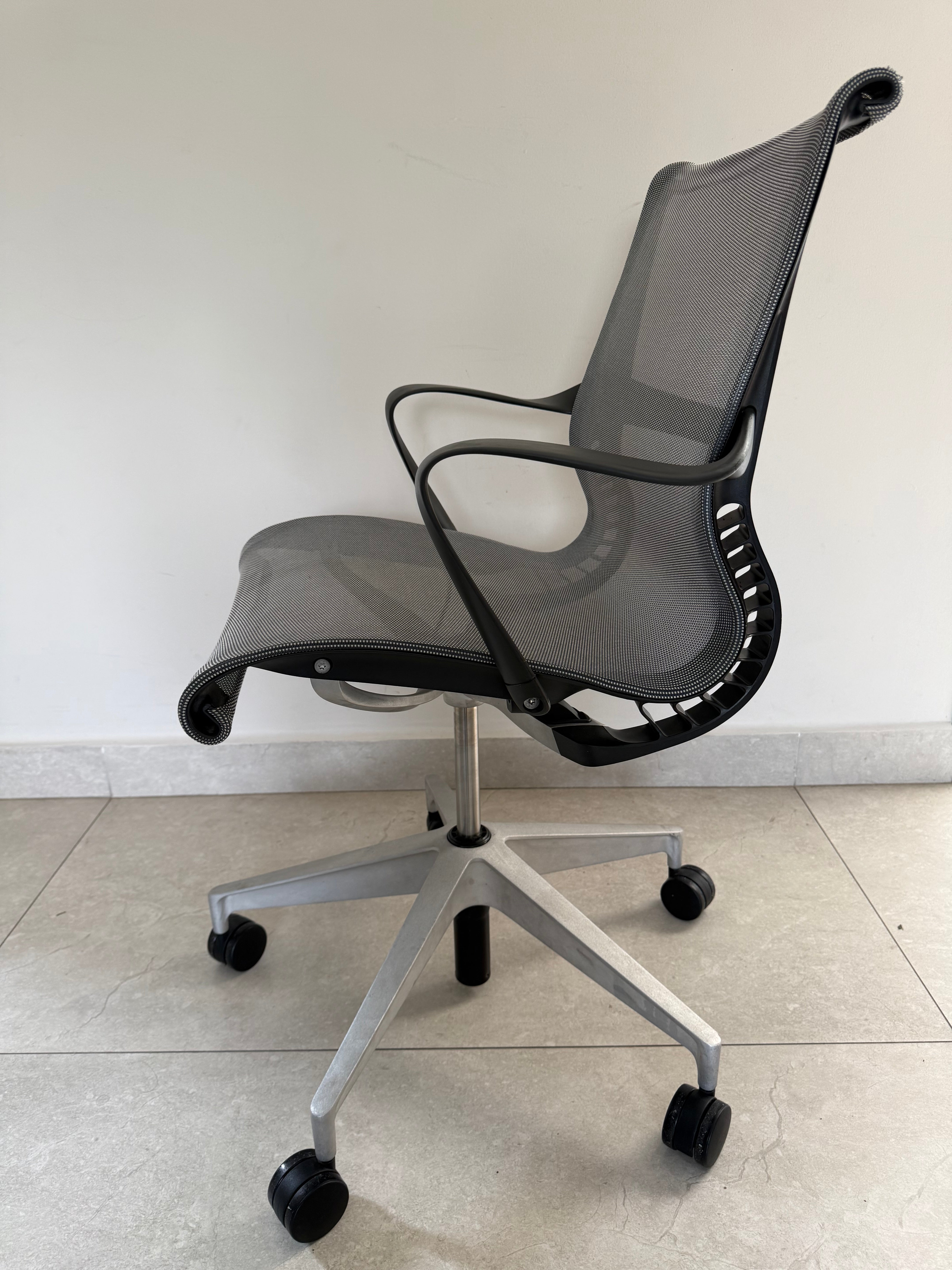 Silla Setu Gris Herman Miller - Preowned