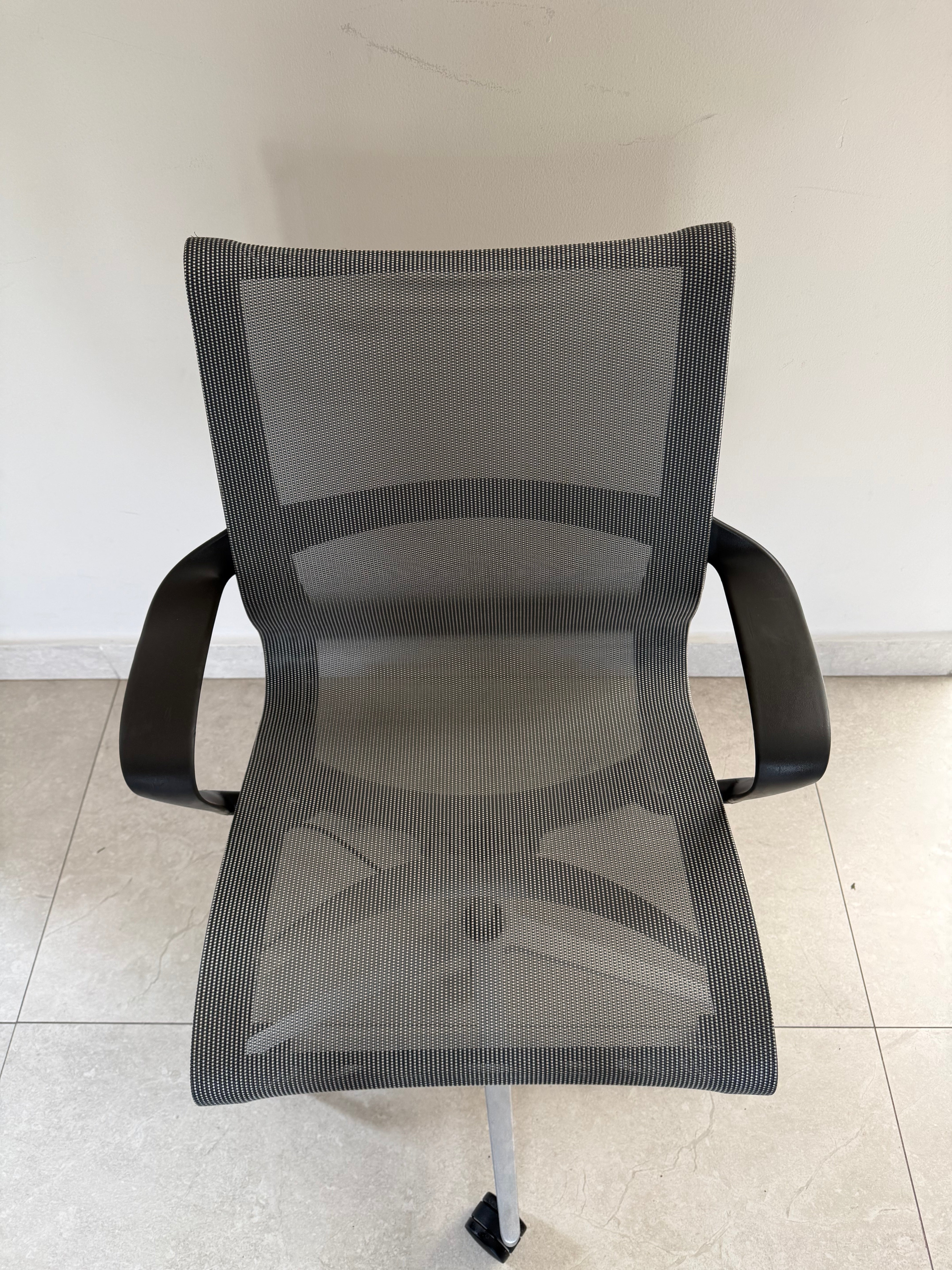 Silla Setu Gris Herman Miller - Preowned
