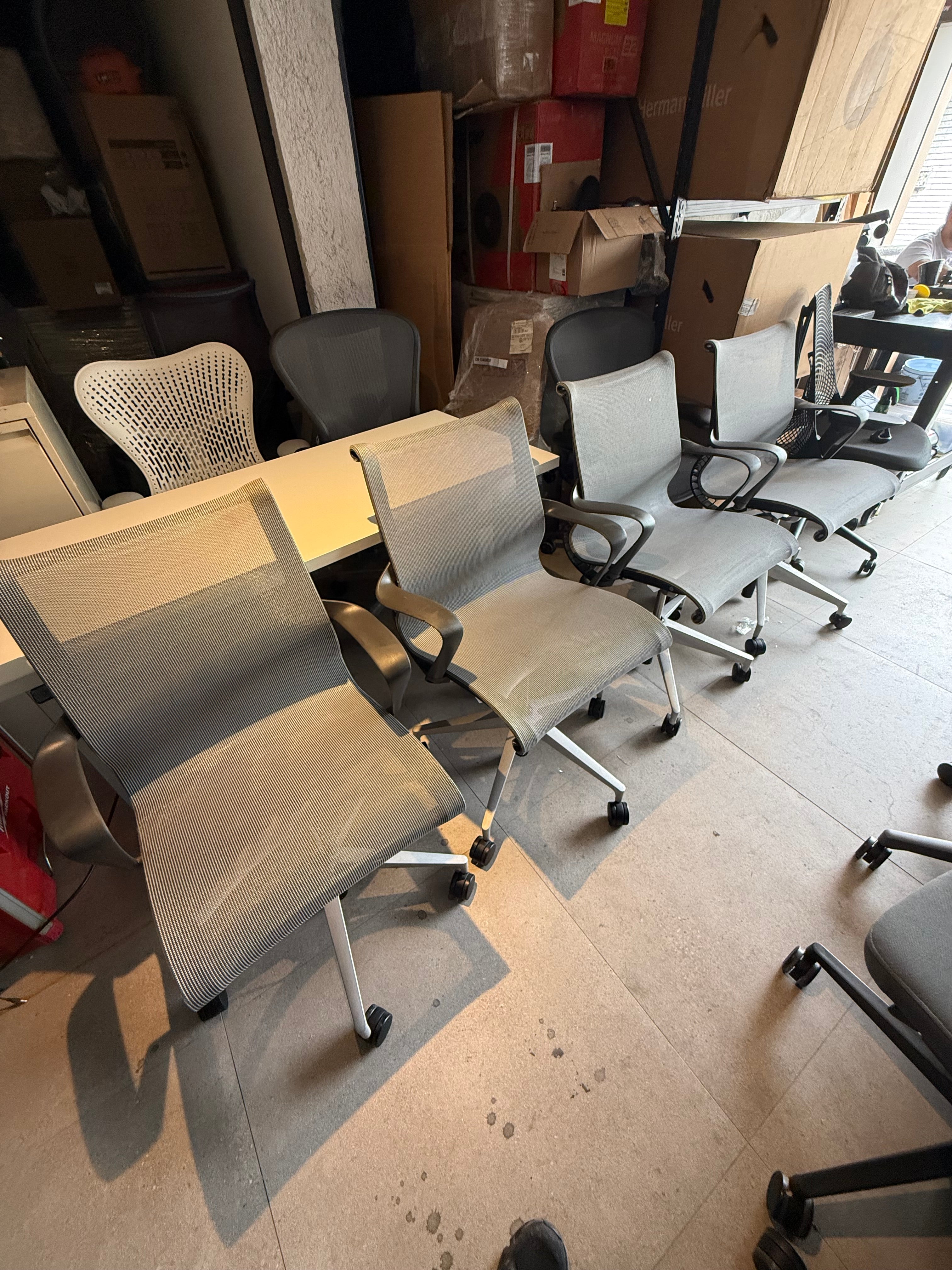 Silla Setu Gris Herman Miller - Preowned