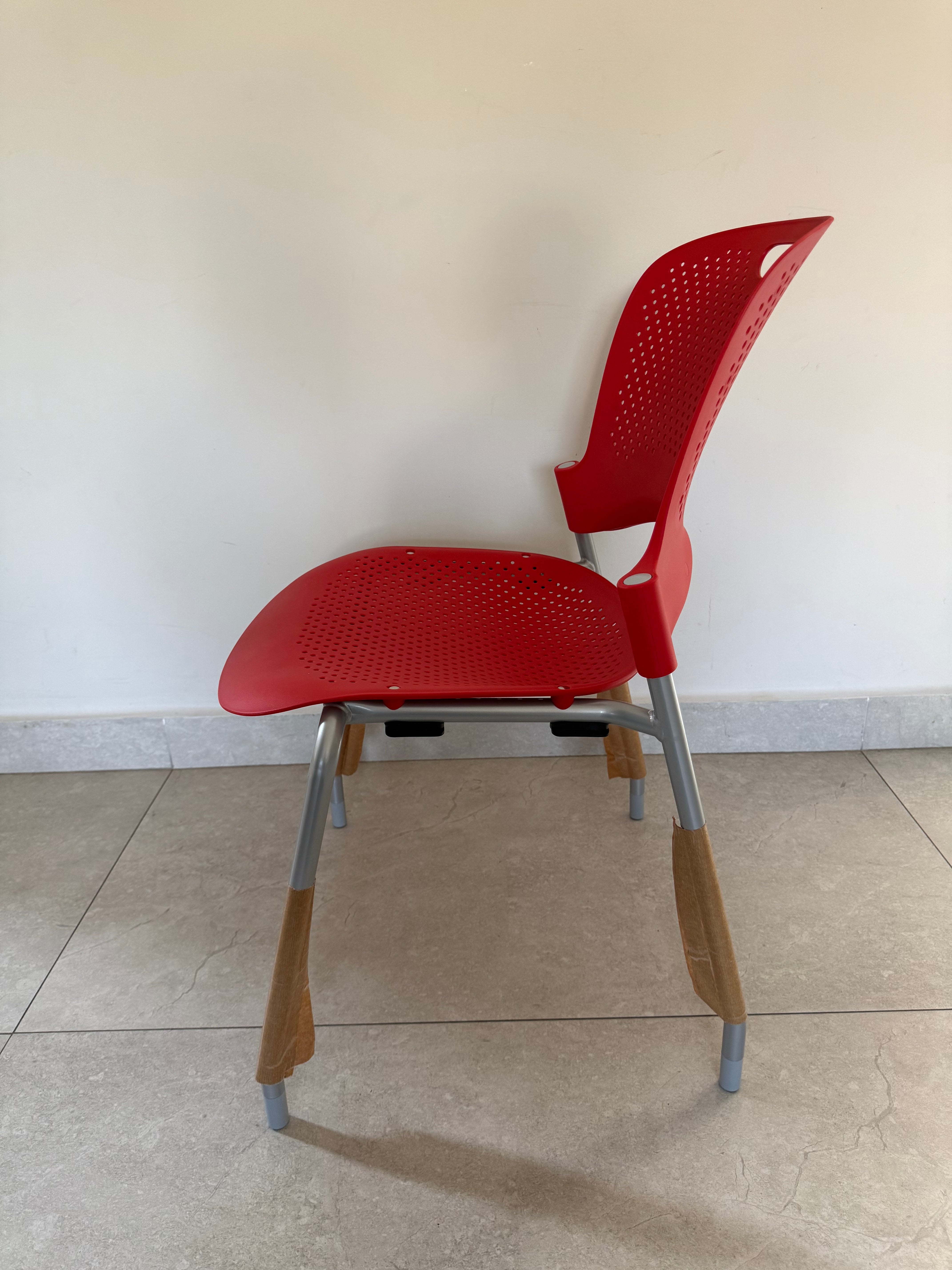 Silla Caper Roja Herman Miller de Exhibición