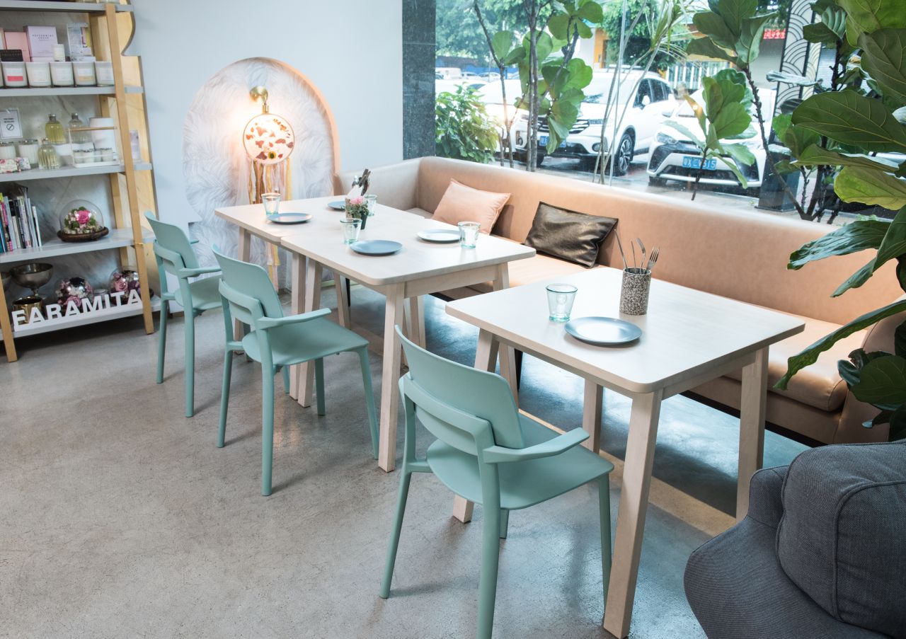 Silla Kin 2 piezas en comedor