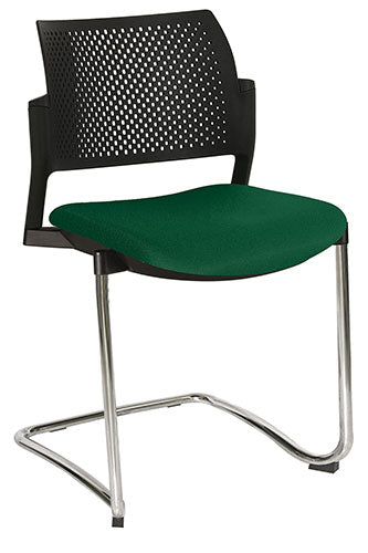 Silla de oficina negra semi tapizada con soporte