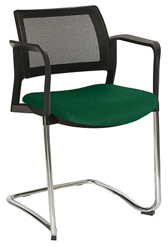 Silla de escritorio negra con soporte lumbar