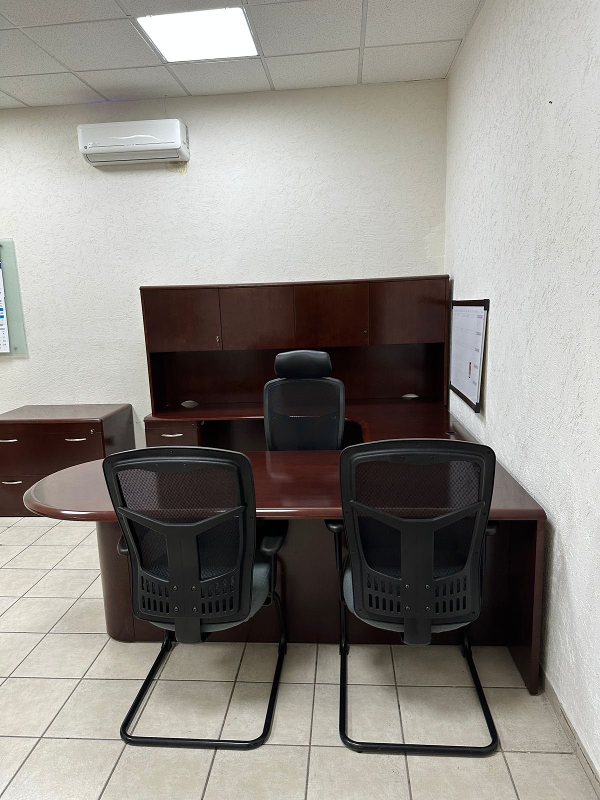 Escritorios de madera de segunda mano seminuevos
