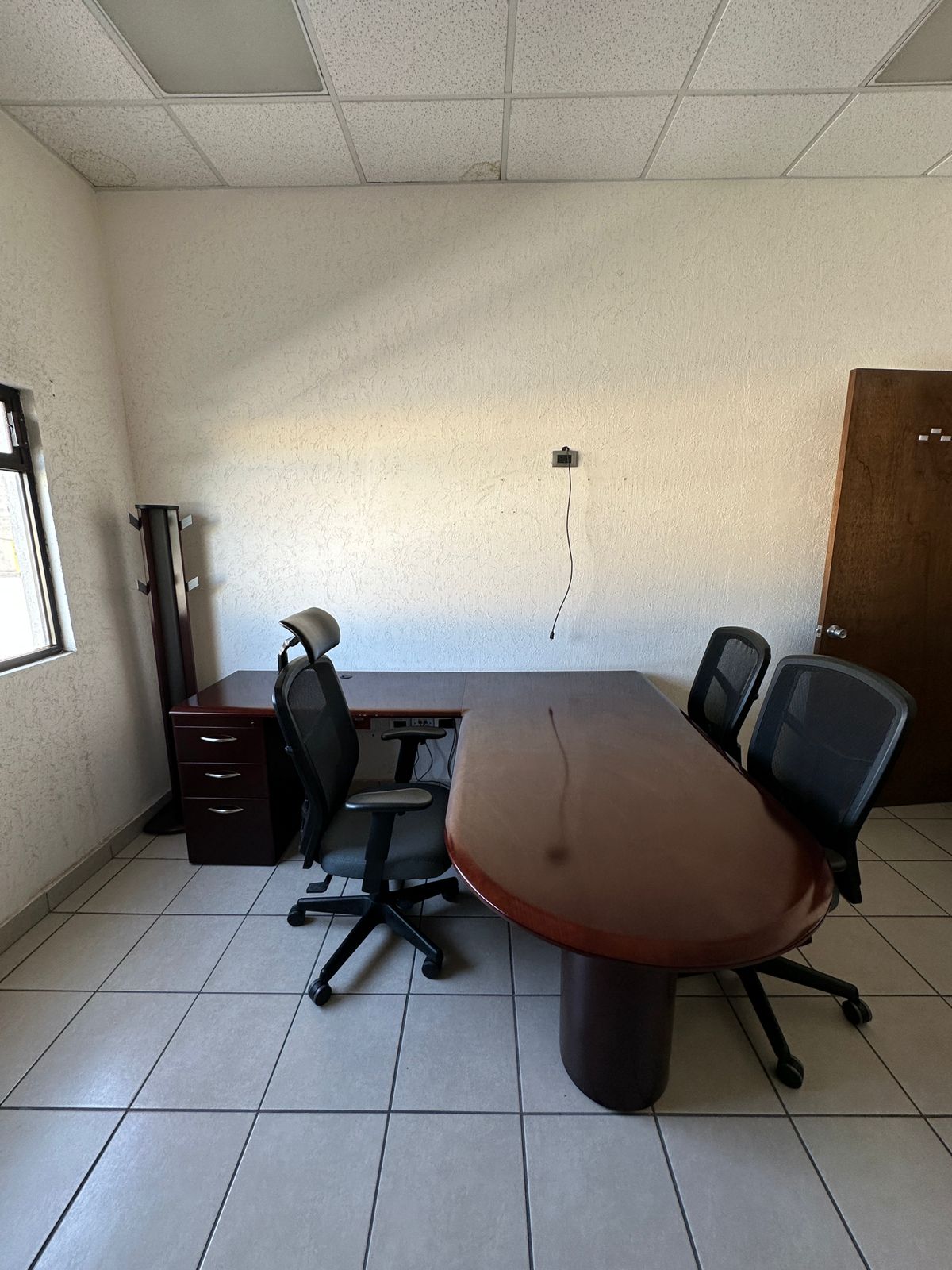 Escritorios de madera de segunda mano seminuevos